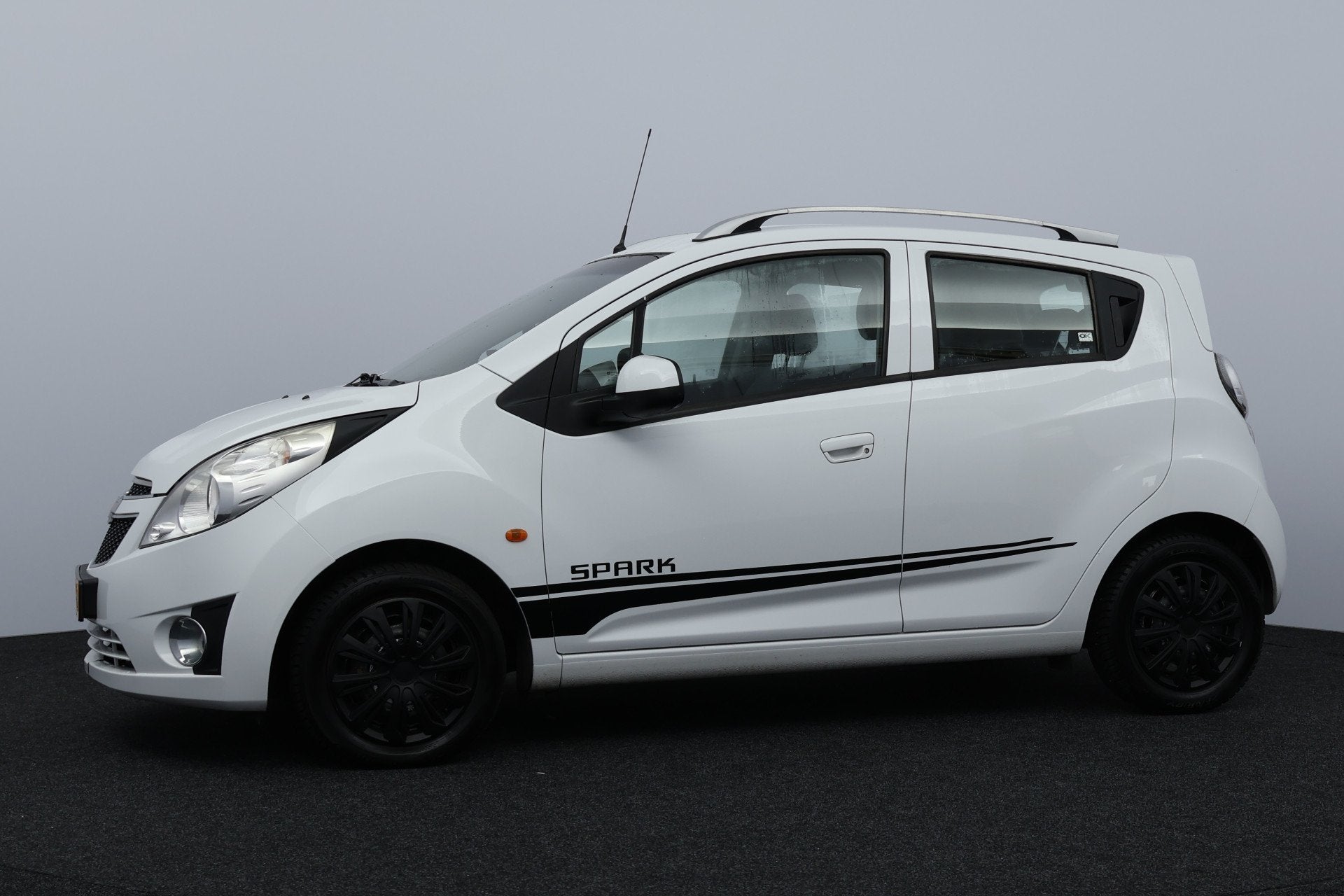 Chevrolet Spark 1.0 16V LS Bi-Fuel/ APK 11-2027!/ Airco/ C.V, Auto's, Voorwielaandrijving, Euro 5, Stof, Zwart