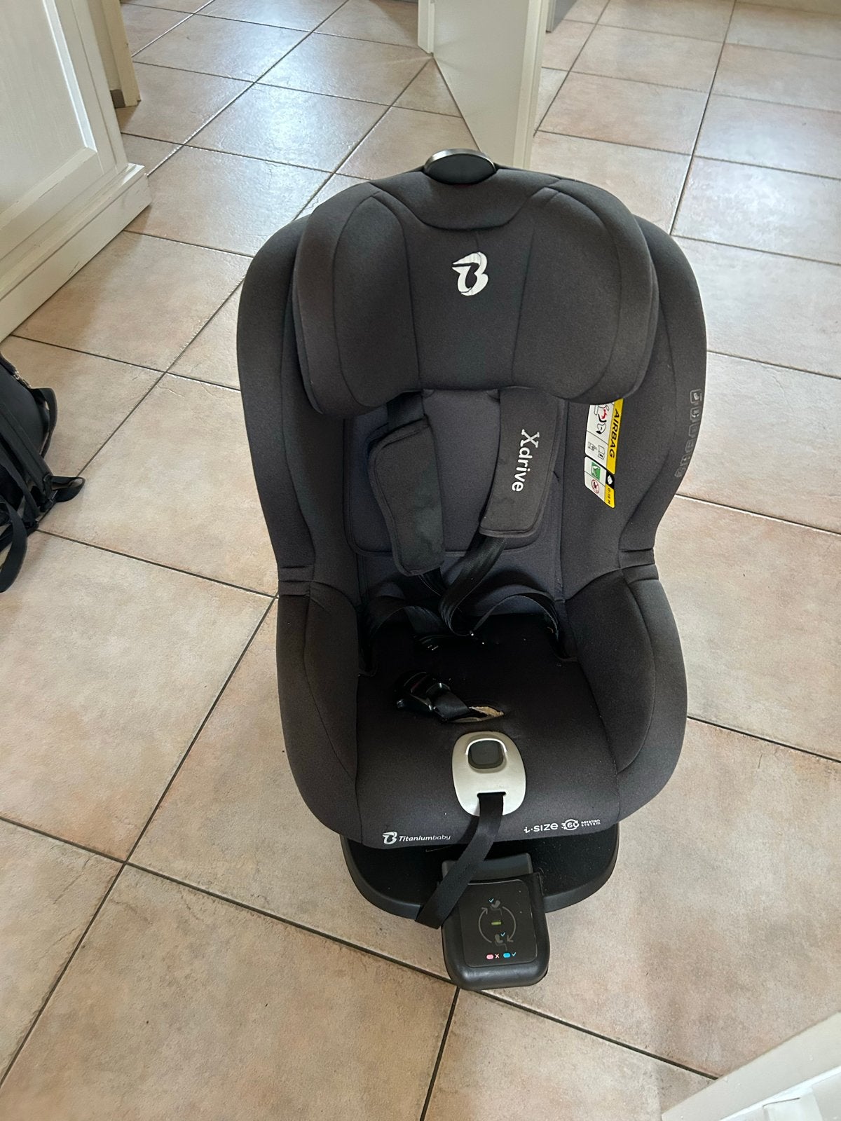 Titaniumbaby X-Drive i-Size autostoel 0-4 jaar, 0 t/m 18 kg, Verstelbare rugleuning, Zo goed als nieuw, Isofix