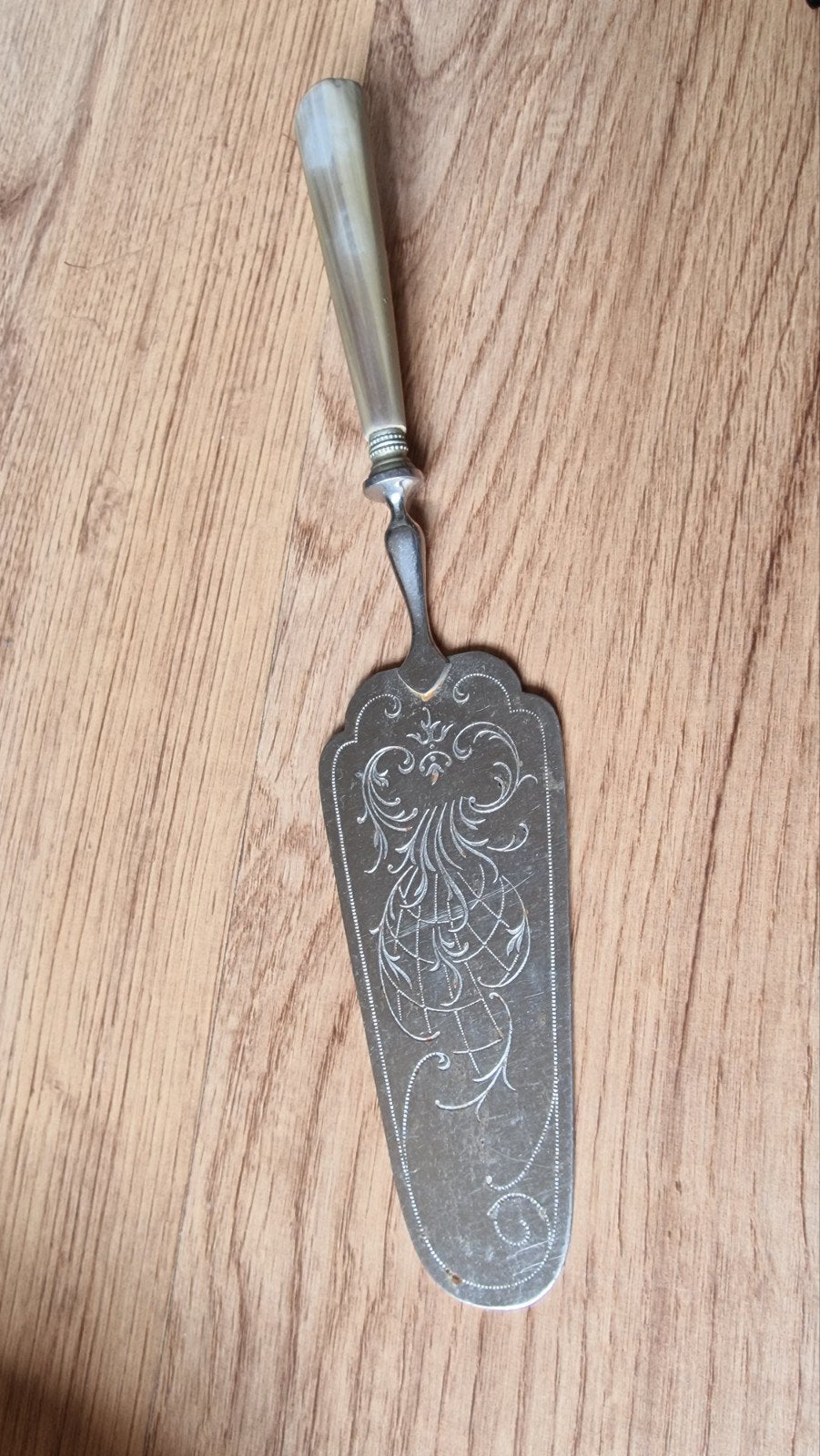 Antieke taartschep met gegraveerd zilverkleurig blad, Ophalen of Verzenden