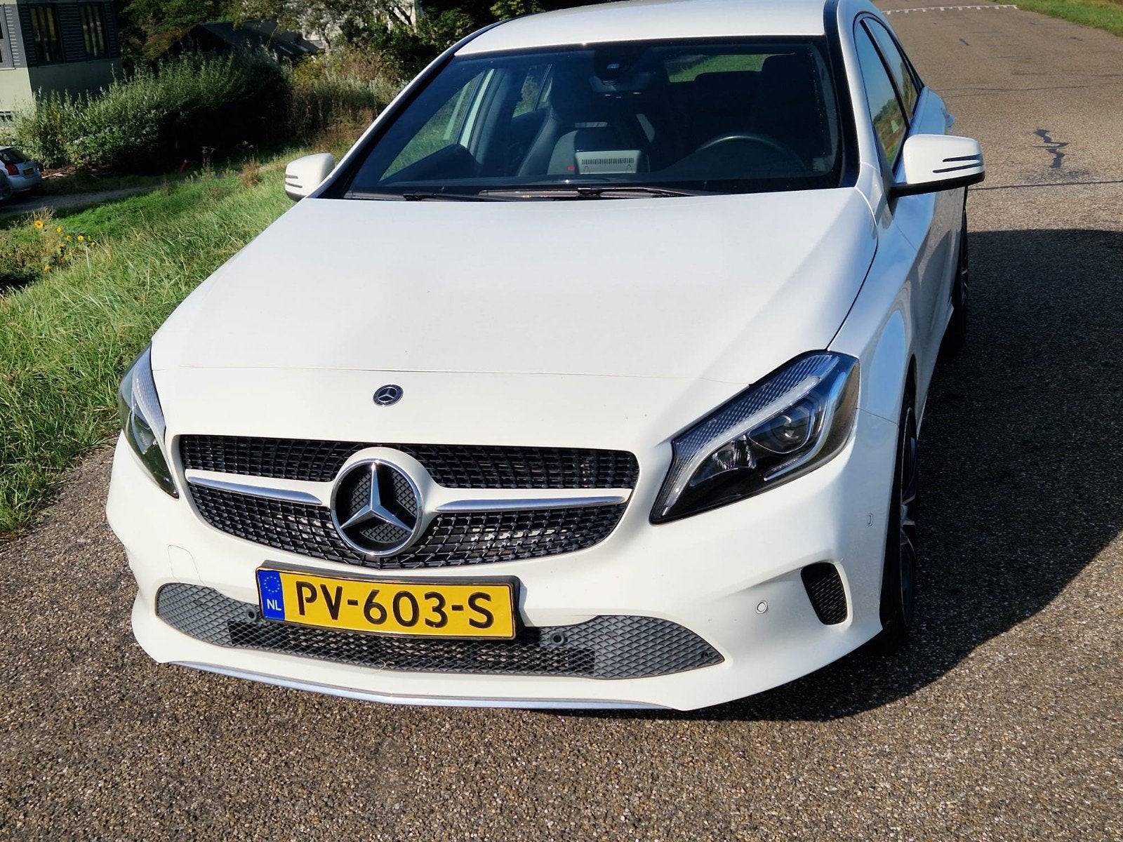 Mercedes-Benz A-Klasse A160 Ambition 102pk 2017 Wit, Auto's, Voorwielaandrijving, Zwart, 4 cilinders, Leder en Stof