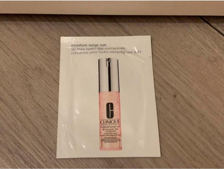Clinique moisture surge eye 1,5 ml, Ophalen of Verzenden, Nieuw, Ogen, Verzorging