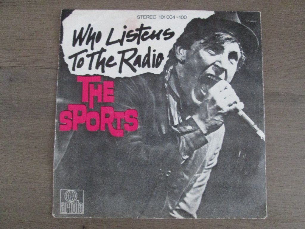 The Sports - Who Listens To The Radio / Hit Single, Gebruikt, Verzenden, Overige genres, 7 inch
