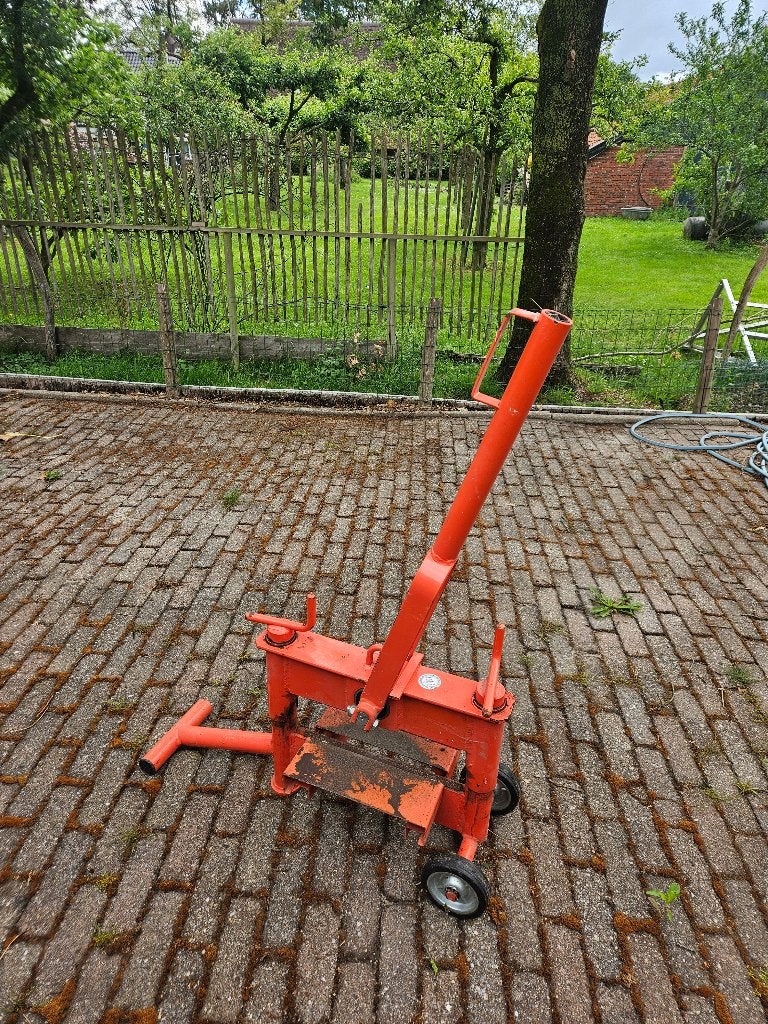 Stenenknipper, Ophalen