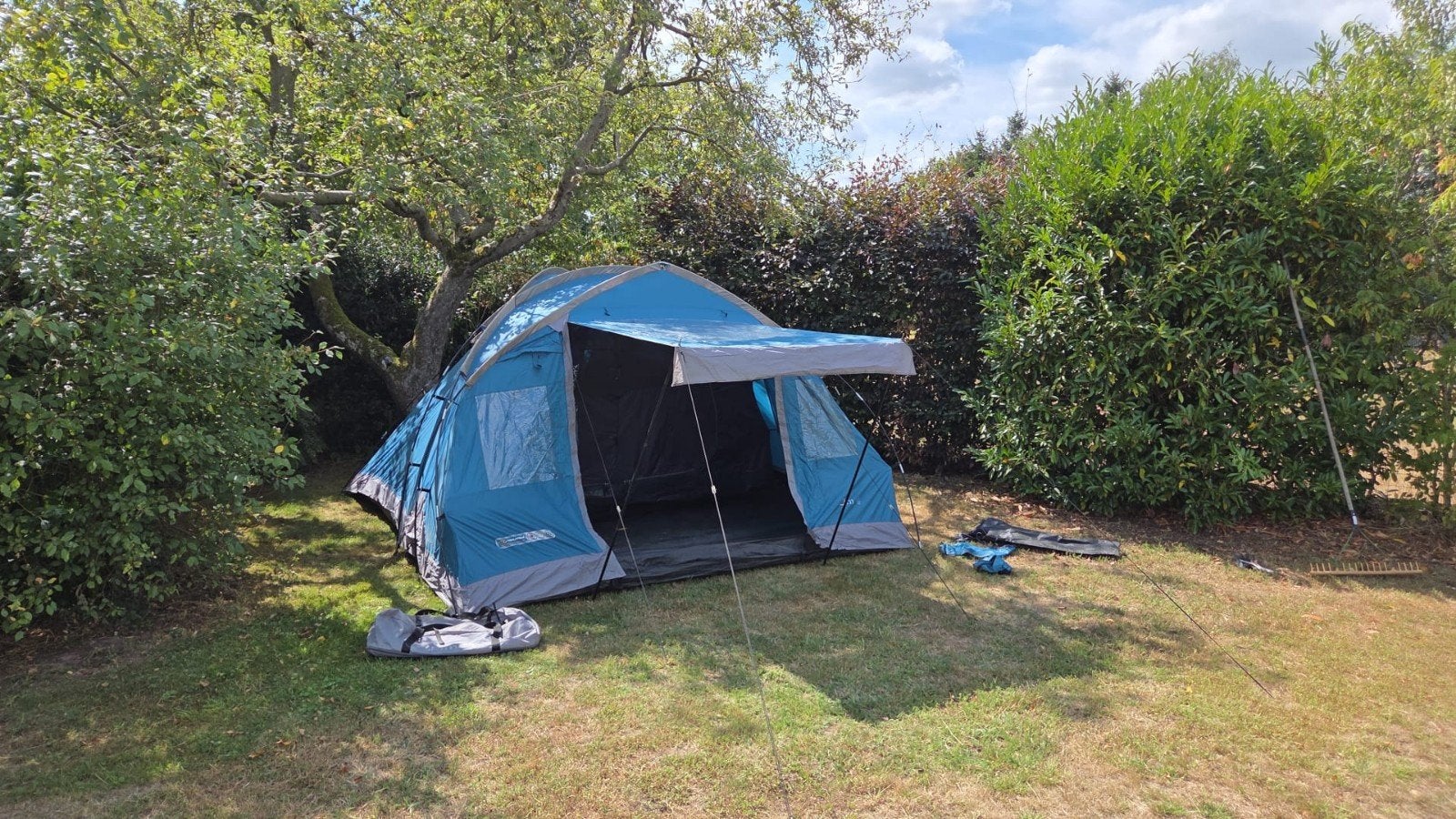 Tent: blauwe Elm 4 tent voor 4 personen, Caravans en Kamperen, Tenten, Ophalen, Tot en met 4