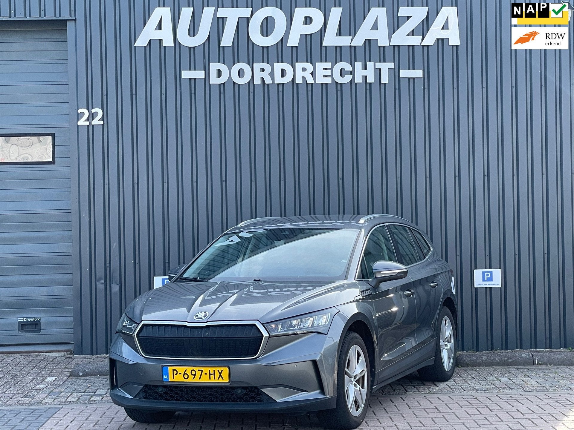 Skoda Enyaq iV 80 SOH 89.4%, Auto's, Dealer onderhouden, Gebruikt, Zwart, Zilver of Grijs
