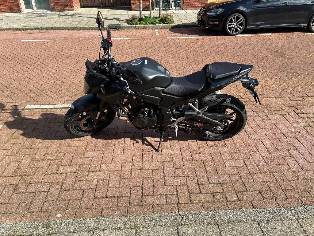 Honda CB 500 Hornet 2025 - A2 -  3700km - dealeronderhouden, 2 cilinders, Particulier, Minimaal motorrijbewijs A2, Handgeschakeld