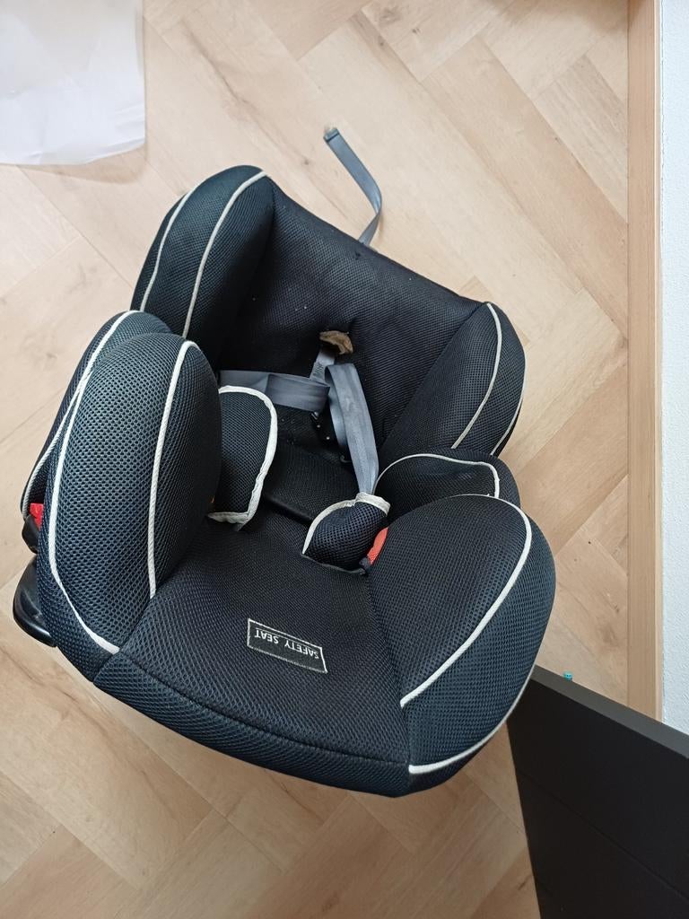 Kinderstoel auto - Zwart met witte accenten, 9 t/m 36 kg, Ophalen, Overige merken, Gebruikt