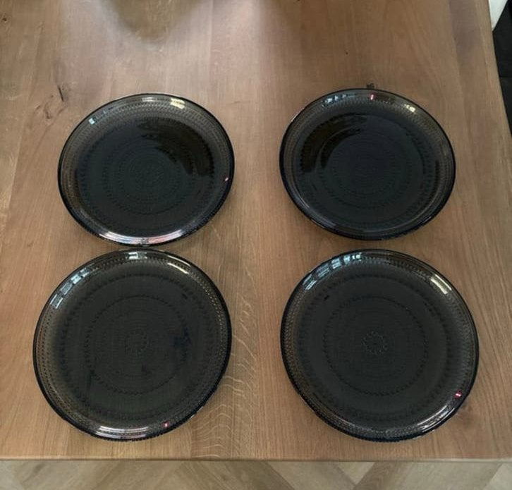 Iittala kastelhelmi dinerbord 24cm, Nieuw, Ophalen of Verzenden, Glas, Bord(en)