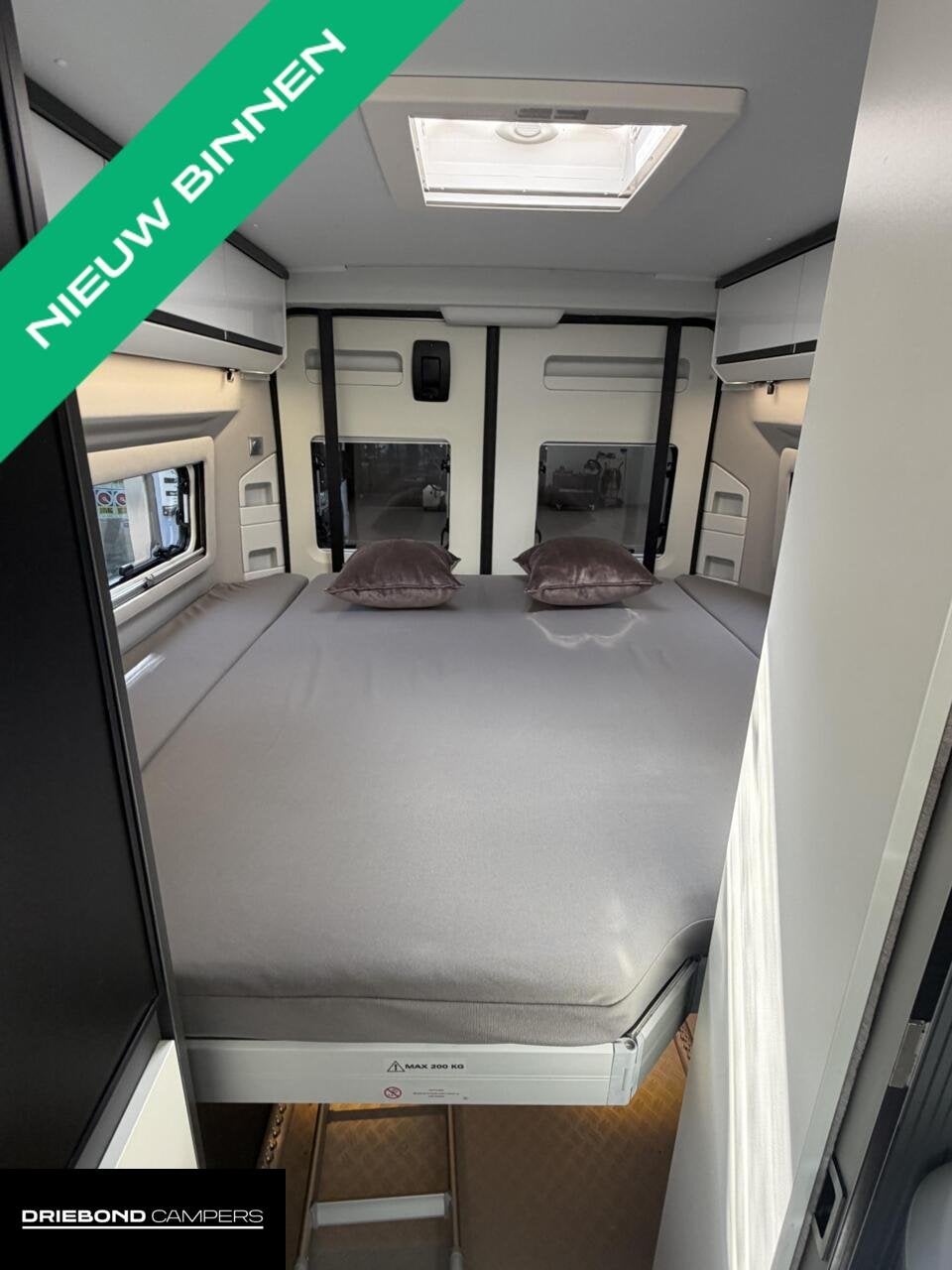 Adria Twin Supreme 640 SGX Zonnepaneel Victron Lithium Omvor, Automaat, Buscamper of Camperbus, Airbags, 6 tot 7 meter