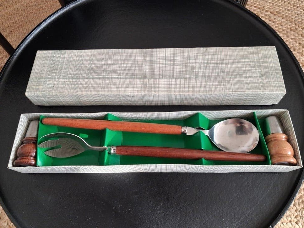 vintage sla bestek met strooi setje,in originele verpakking, Huis en Inrichting, Ophalen of Verzenden, Zo goed als nieuw, Rvs of Chroom