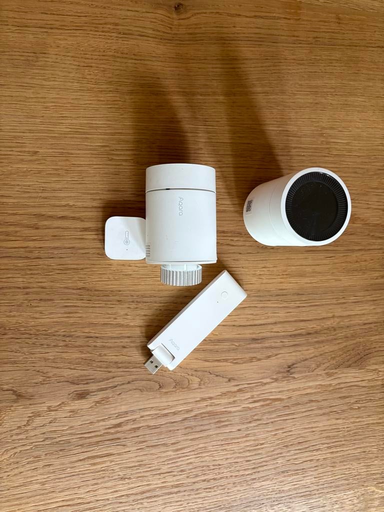 Aqara E1 Radiatorthermostaat & Temperatuursensor Set, Ophalen of Verzenden, Slimme thermostaat, Zo goed als nieuw