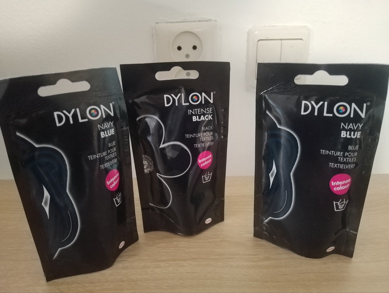 Dylon Textielverf Intense Colour - Zwart & Navy Blauw, Hobby en Vrije tijd, Overige materialen, Zwart, Nieuw, Ophalen of Verzenden
