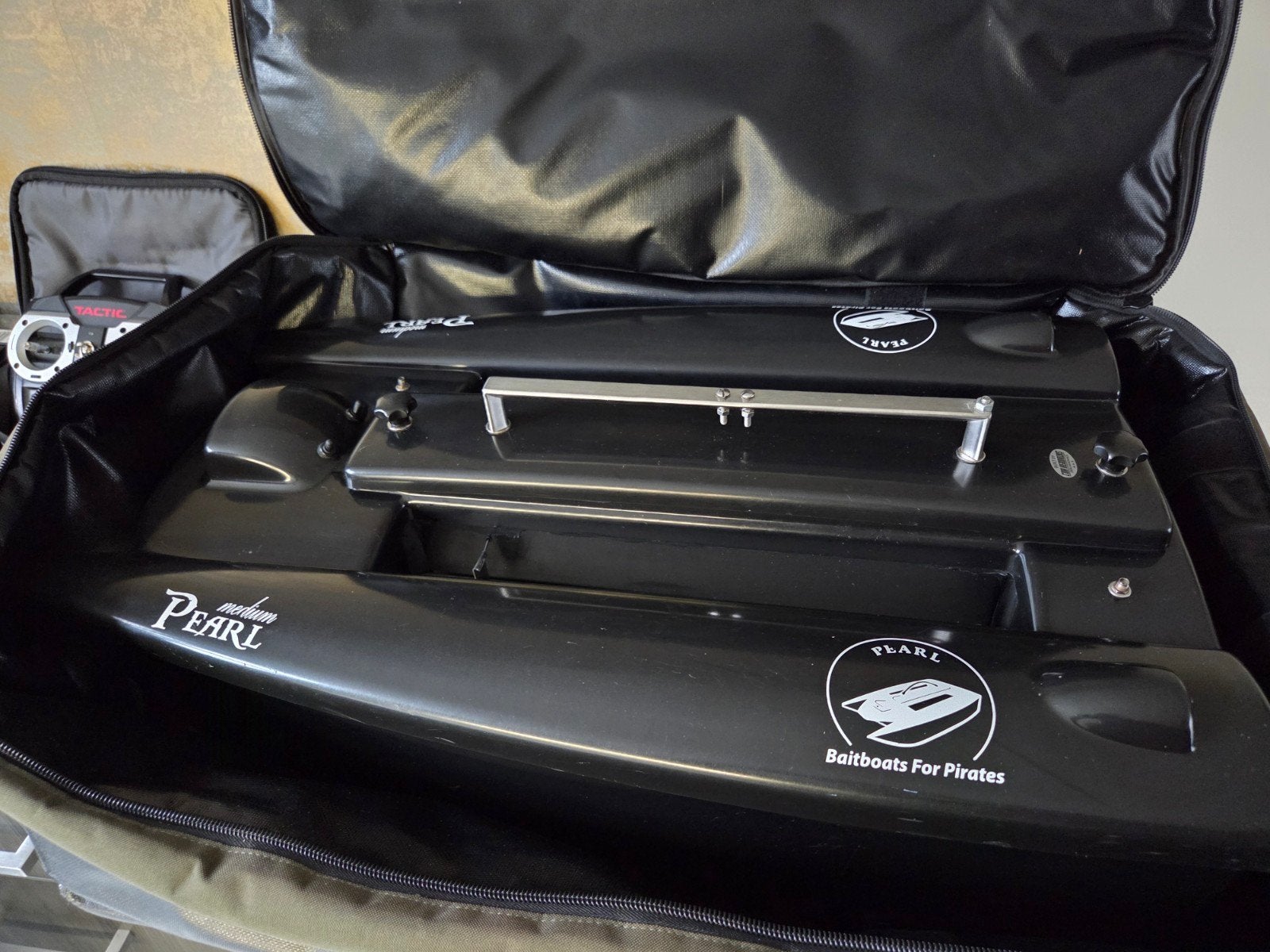 Cor Hendriks Medium Pearl Baitboat + Toslon TF500 & X-Pilot, Ophalen, Zo goed als nieuw, Overige typen
