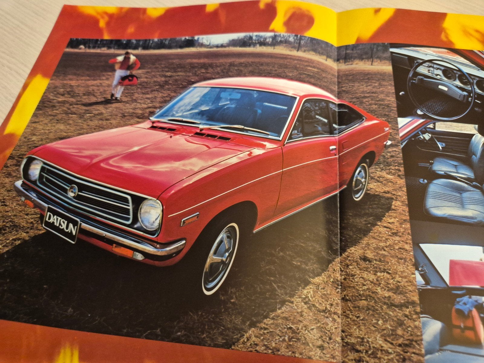 jaren 70 Datsun 1200 coupé Nederlandse folder mooie staat, Boeken, Ophalen of Verzenden, Zo goed als nieuw, Overige merken