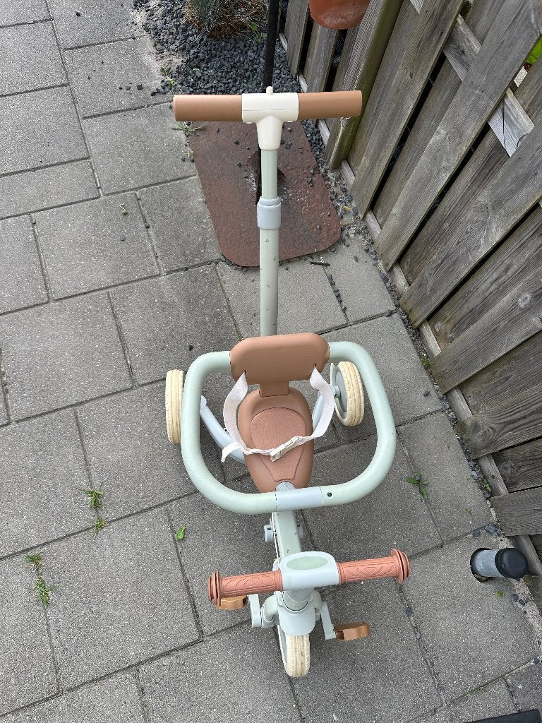 Foto 3 van 4 in 1 driewieler met duwstang Little Dutch