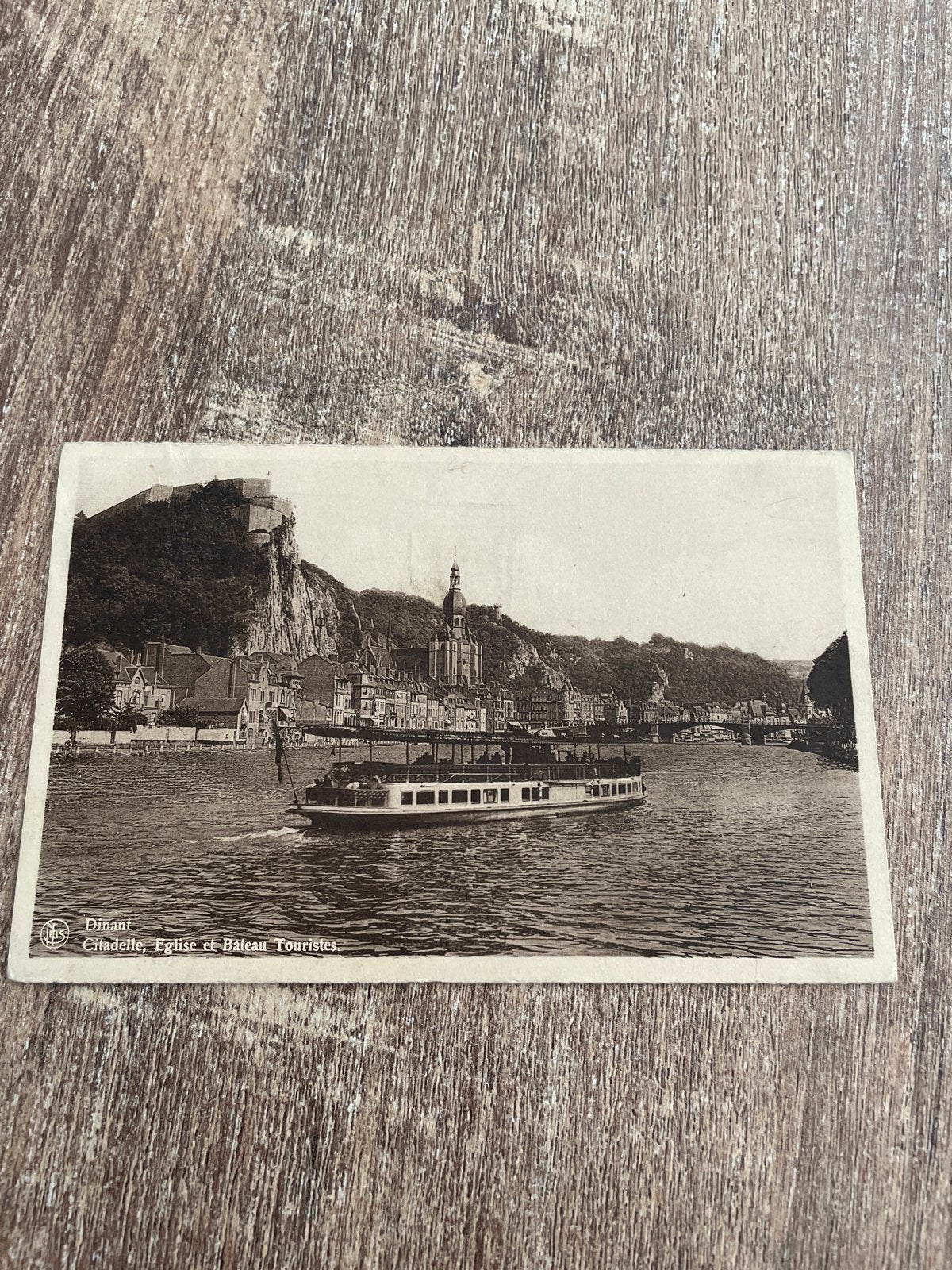 Oude Postkaart Dinant Citadel, Kerk en Toeristenboot (1939), Ophalen of Verzenden, 1920 tot 1940, Gelopen, Namen