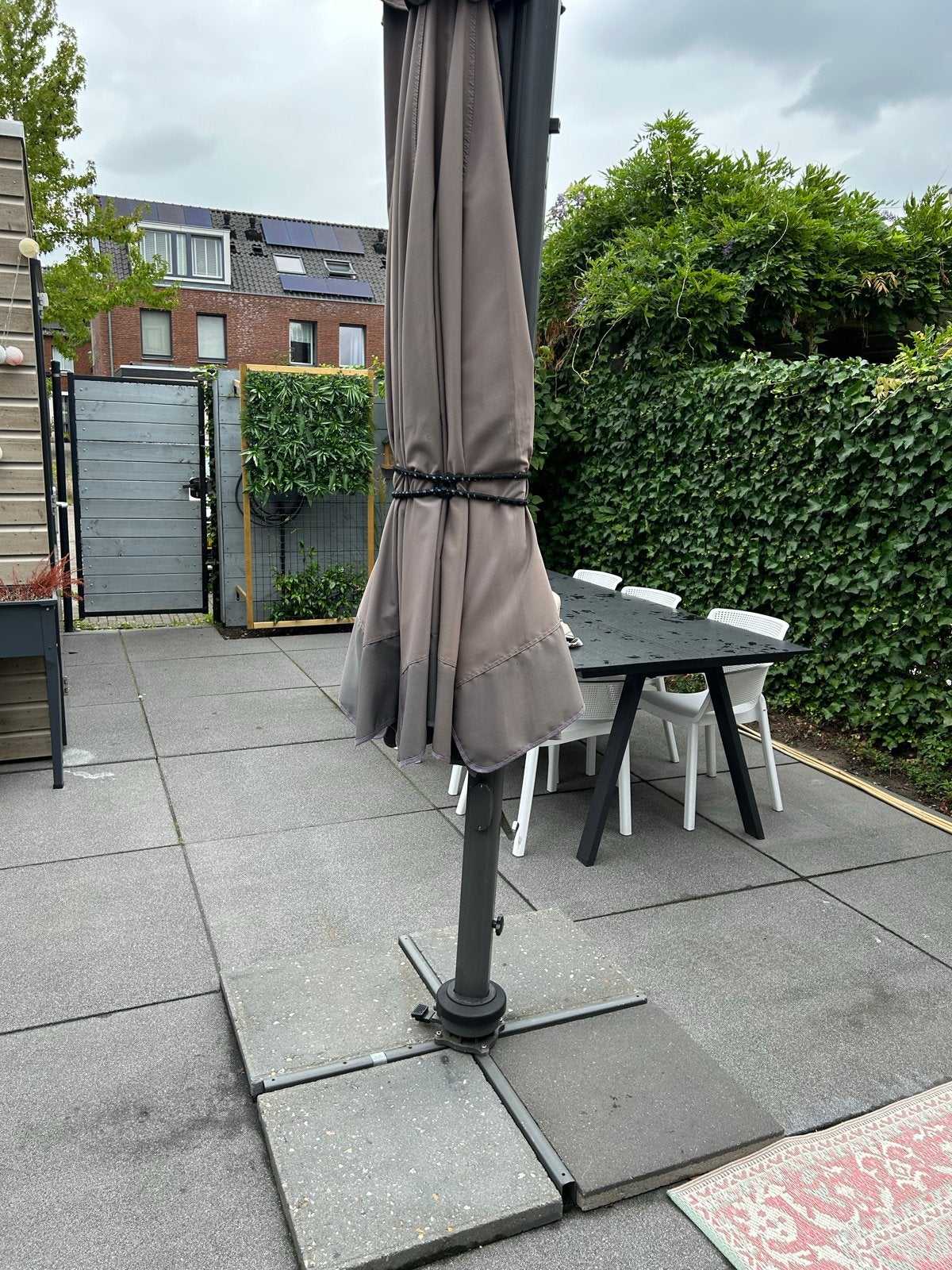 Zweefparasol Bois Le Duc - Grijs -, Tuin en Terras, Ophalen, Gebruikt, Kantelbaar, 2 tot 3 meter