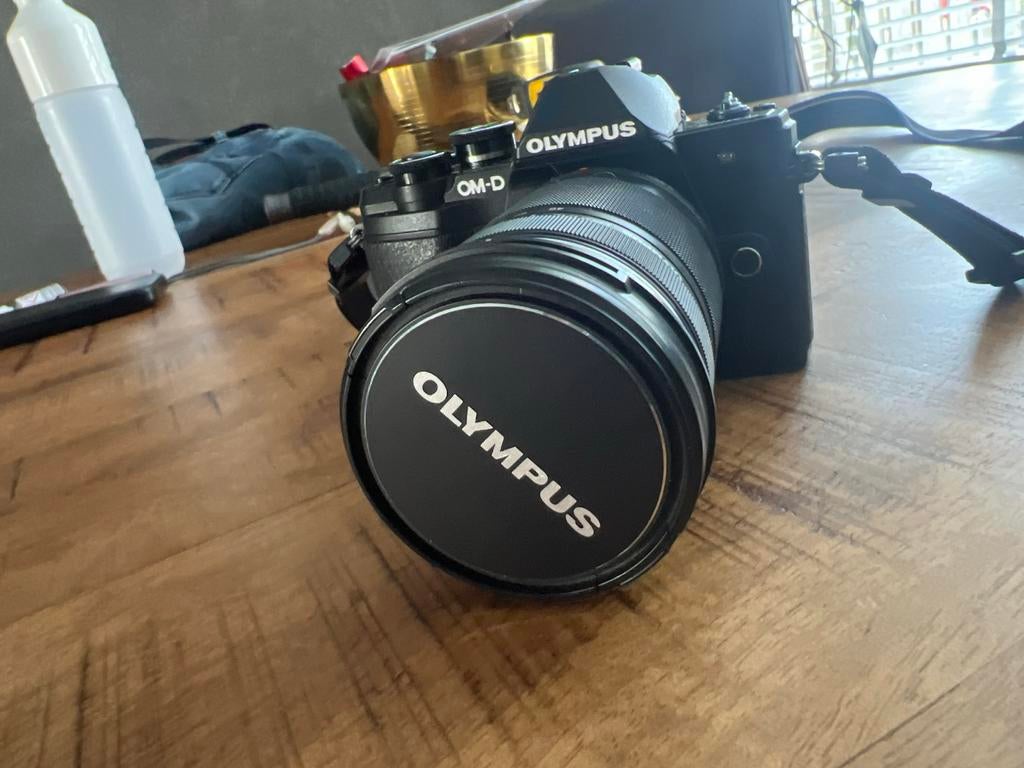 Olympus OM-D E-M10 Mark III met 2 lenzen en accessoires, Audio, Tv en Foto, Fotocamera's Analoog, Ophalen of Verzenden, Zo goed als nieuw