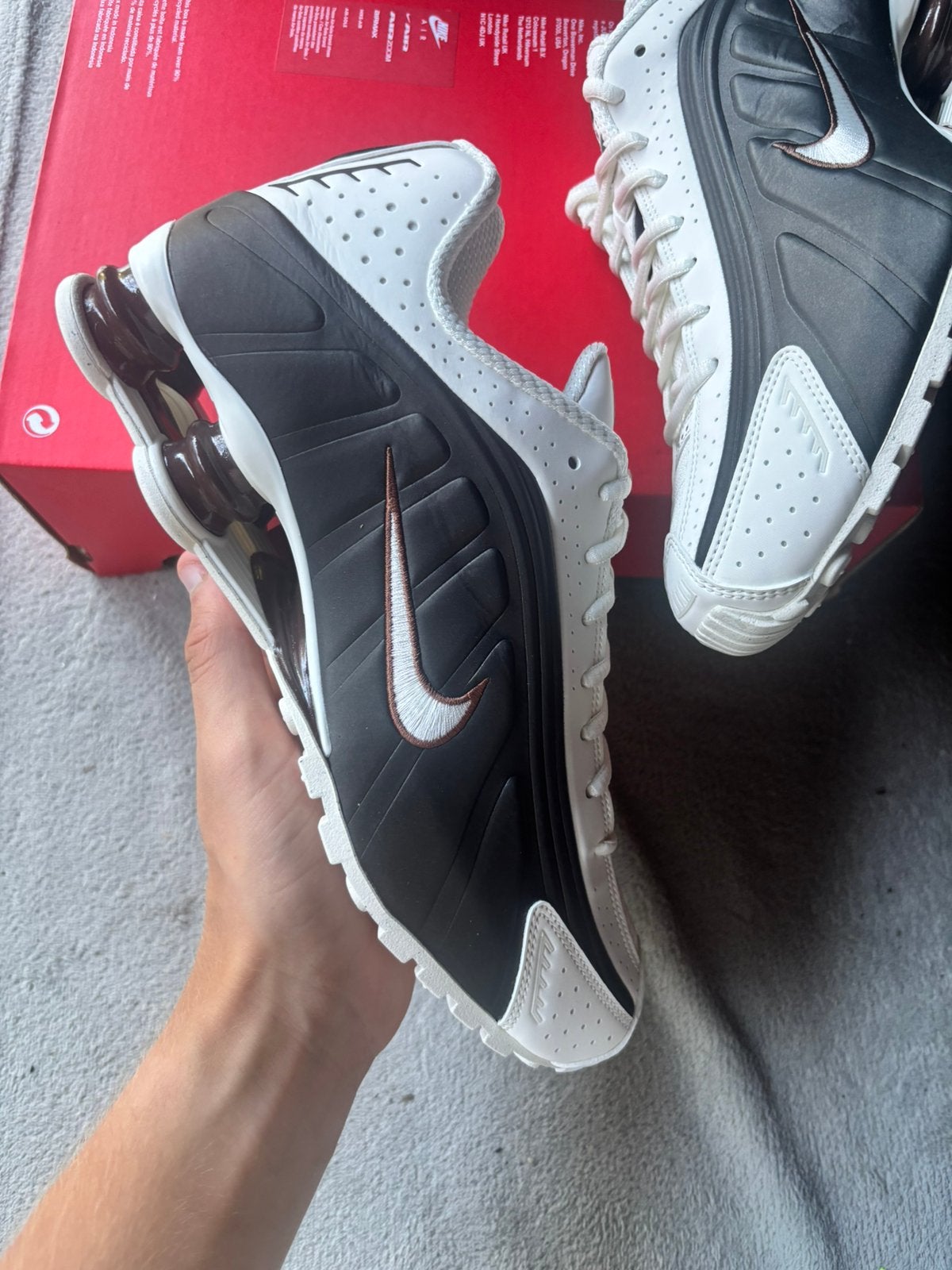 Nike shox r4 fauna brown - maat 42,5 - nieuw, J, Bruin, Nieuw, Ophalen of Verzenden