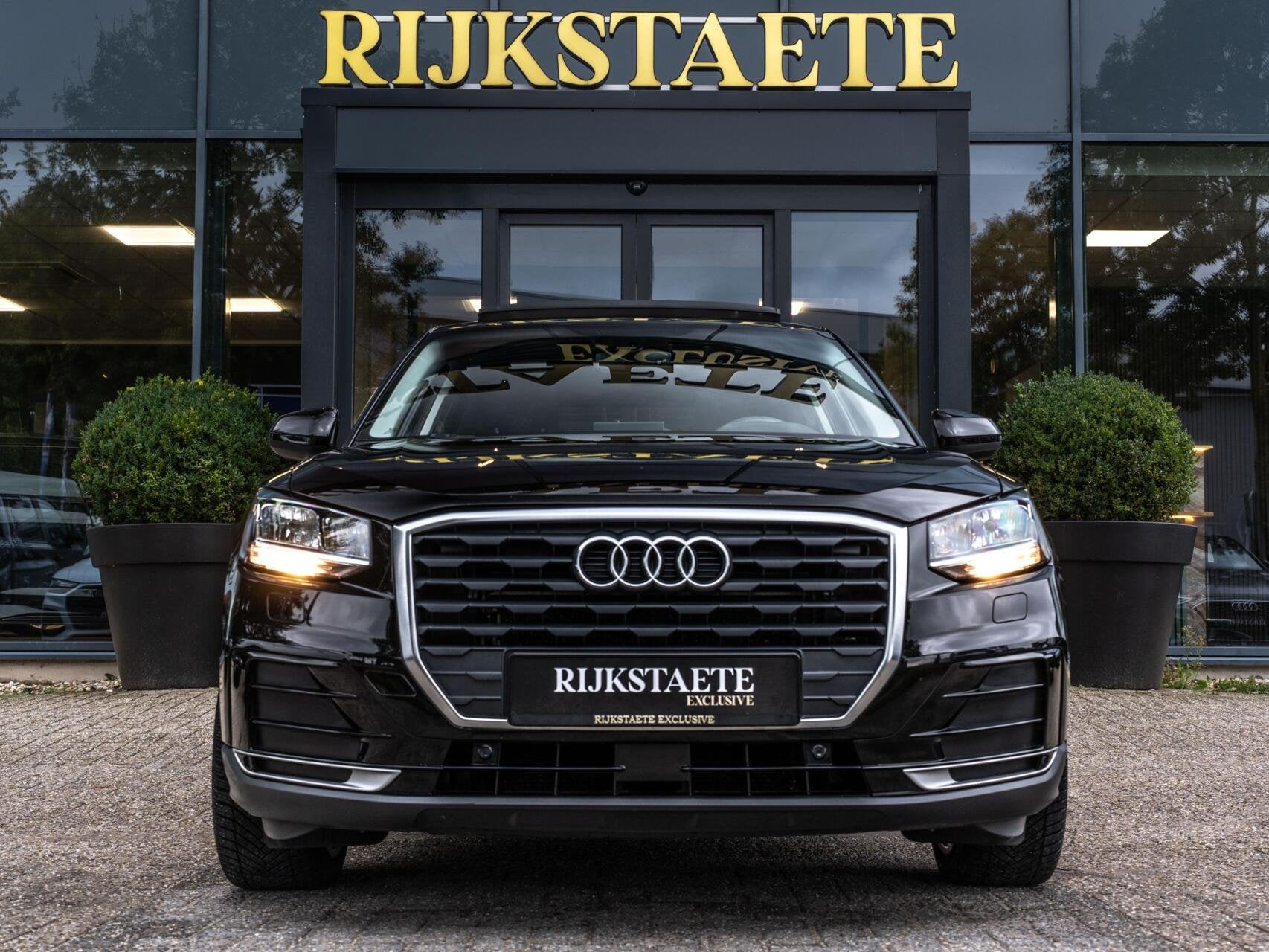Audi Q2 35 TDi Quattro|PANO|STOELVERW.|CC|LED|KEYLESS|18'|BT, Auto's, Automaat, Dealer onderhouden, Gebruikt, 4 cilinders