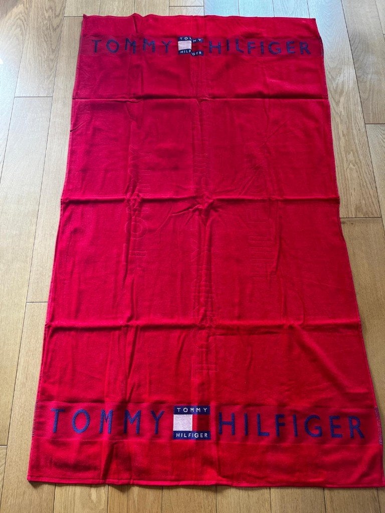 Tommy TH handdoek, strandlaken, rood, heel groot, nieuw, xl, Ophalen of Verzenden, Nieuw, Rood, Handdoek