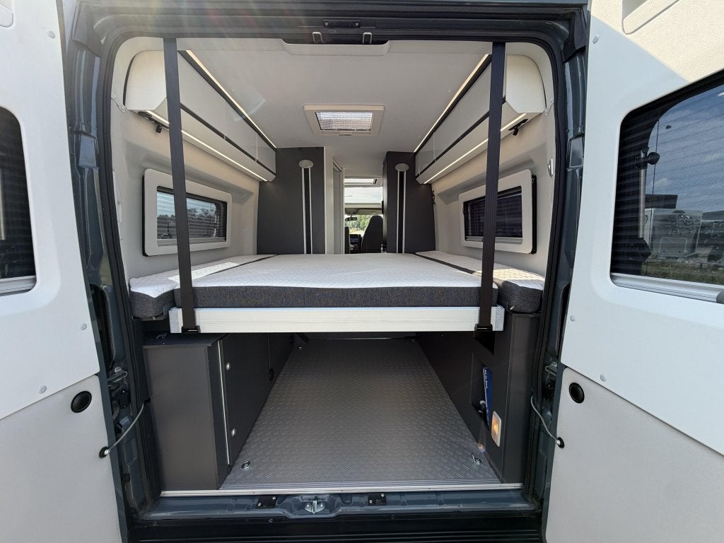 Adria Twin Supreme 640 SGX, Webasto, Heossafe, Trekhaak,, Automaat, Buscamper of Camperbus, Startonderbreker, Fiat
