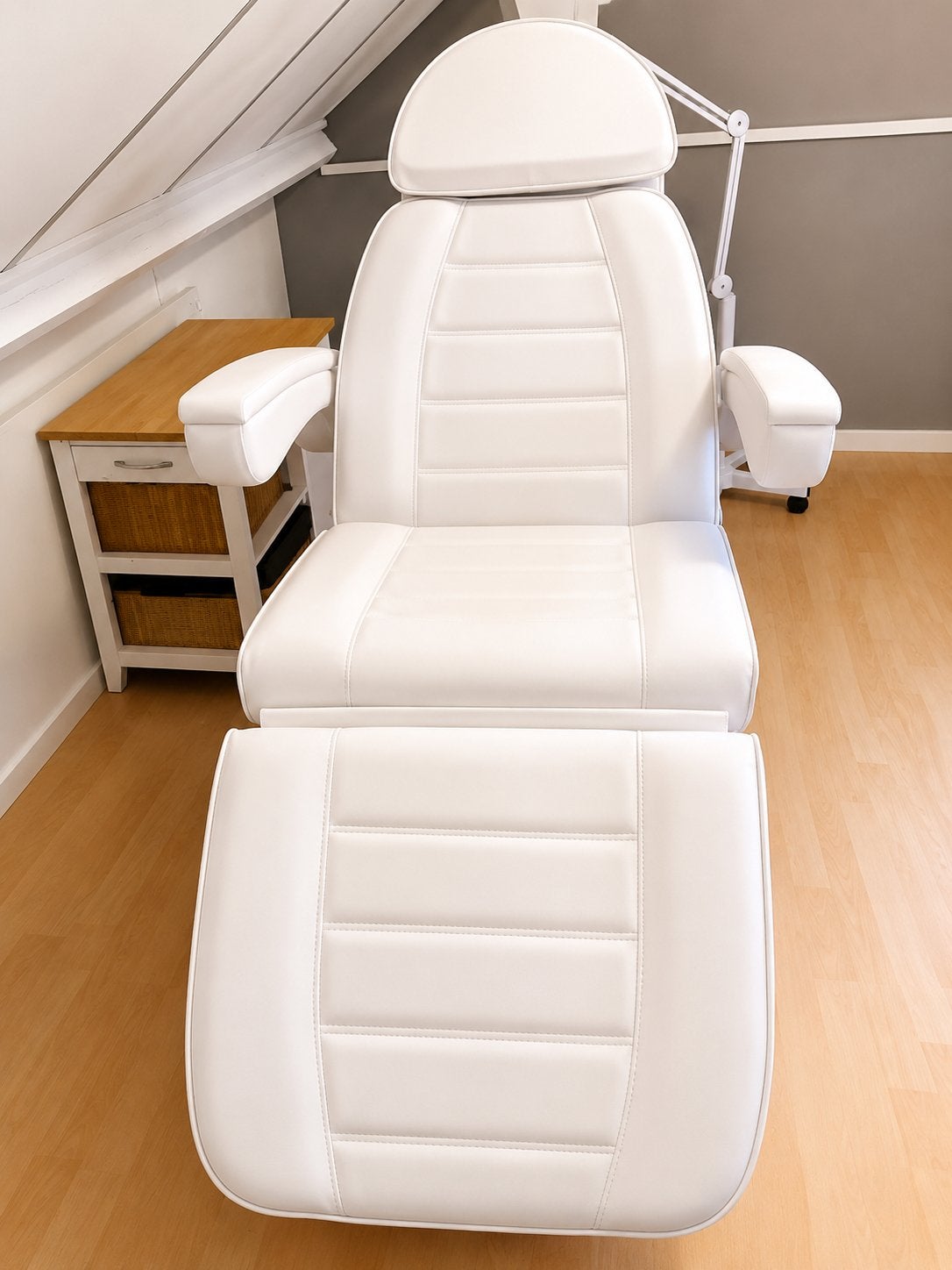 Elektrische Behandelstoel/massagetafel, Sport en Fitness, Massageproducten, Ophalen, Zo goed als nieuw