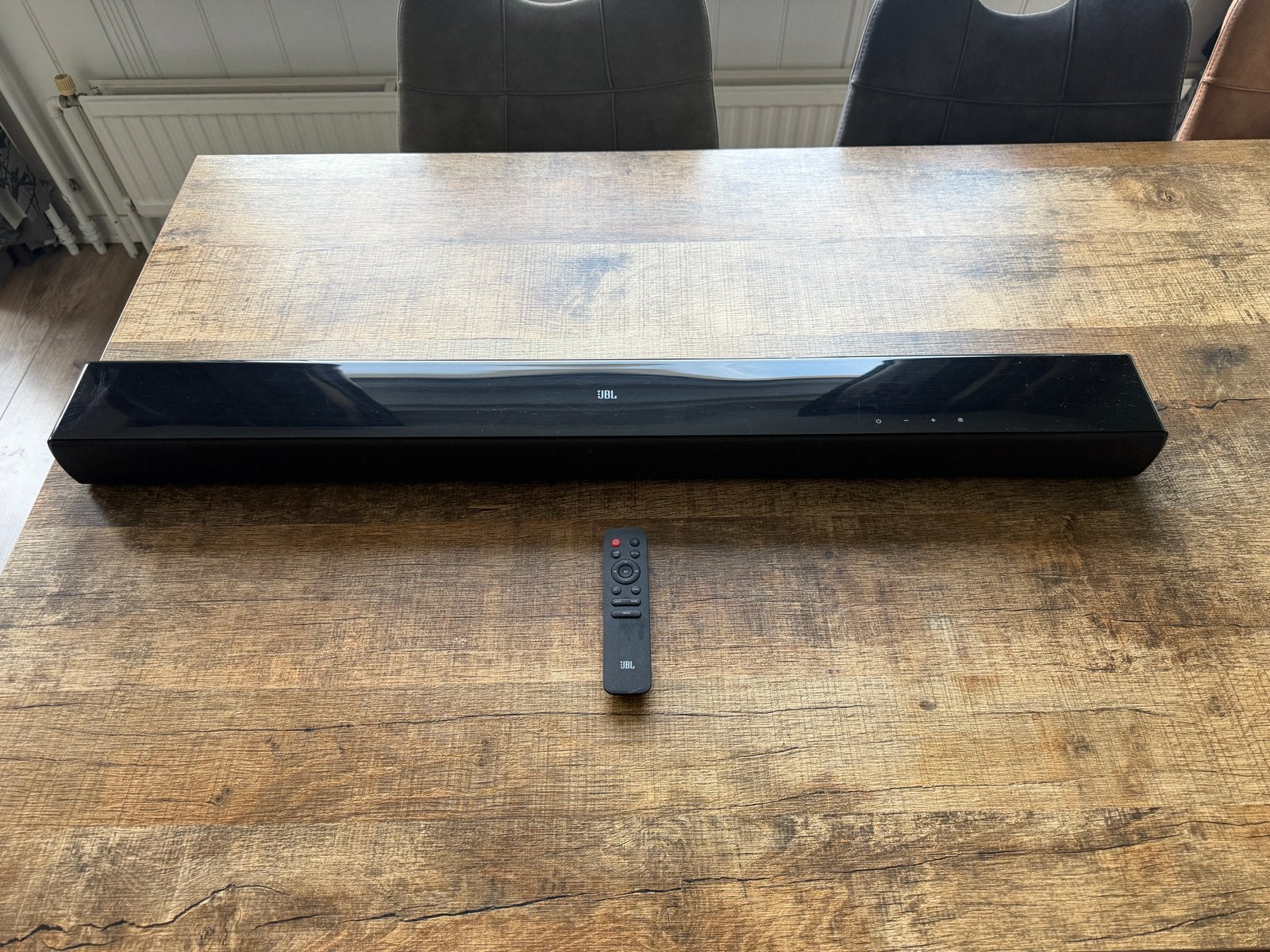 Foto 2 van JBL Soundbar met afstandsbediening