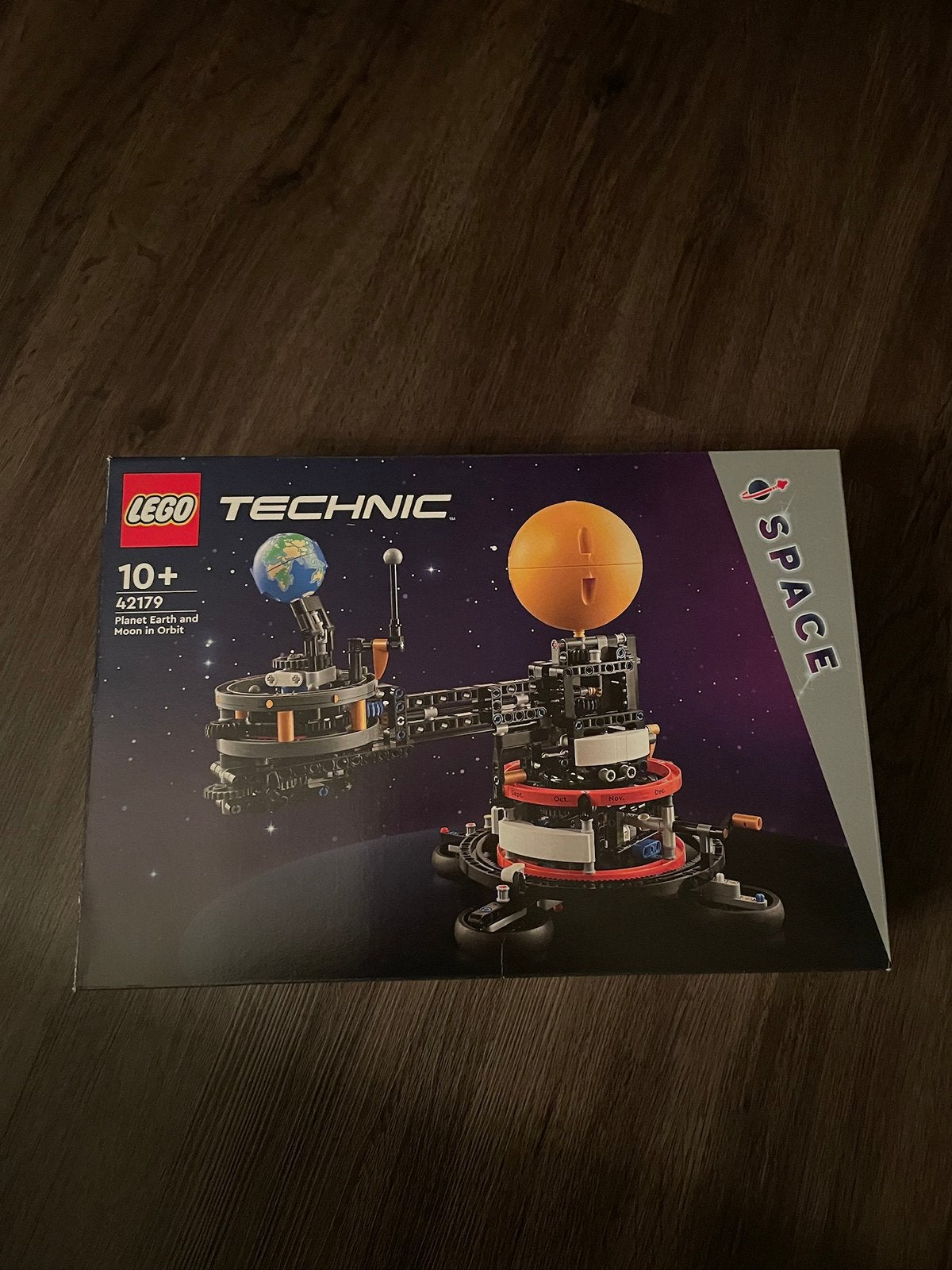 Lego 42179 Aarde en Maan, Ophalen, Lego, Zo goed als nieuw, Complete set