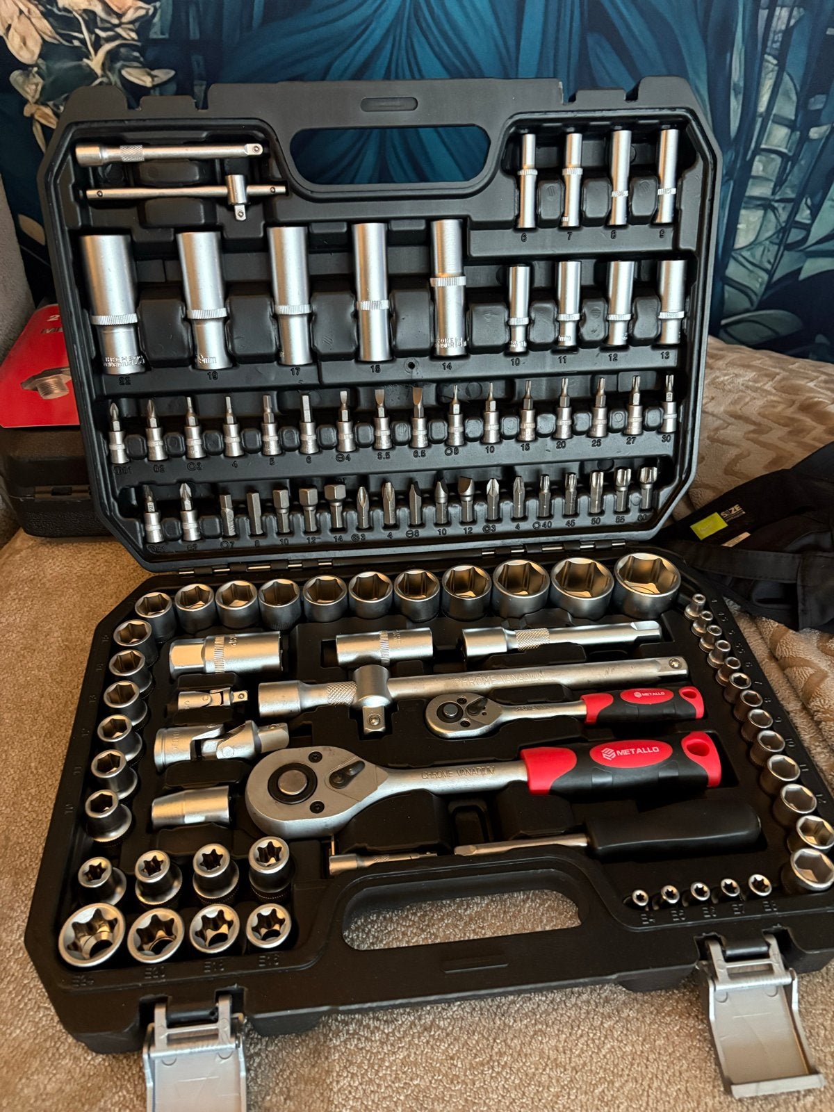 Metallo Doppendoos 108-delig - Nieuw in koffer, Ophalen of Verzenden, Nieuw, Gereedschapsset, Metallo