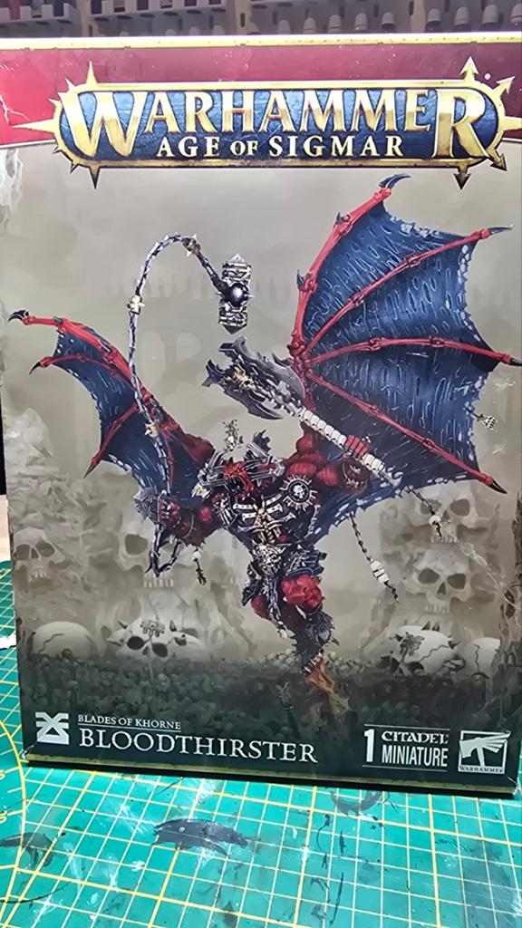 Warhammer AoS en 40k: Bloodthirster new in box., Ophalen of Verzenden, Nieuw, Warhammer, Figuurtje(s)