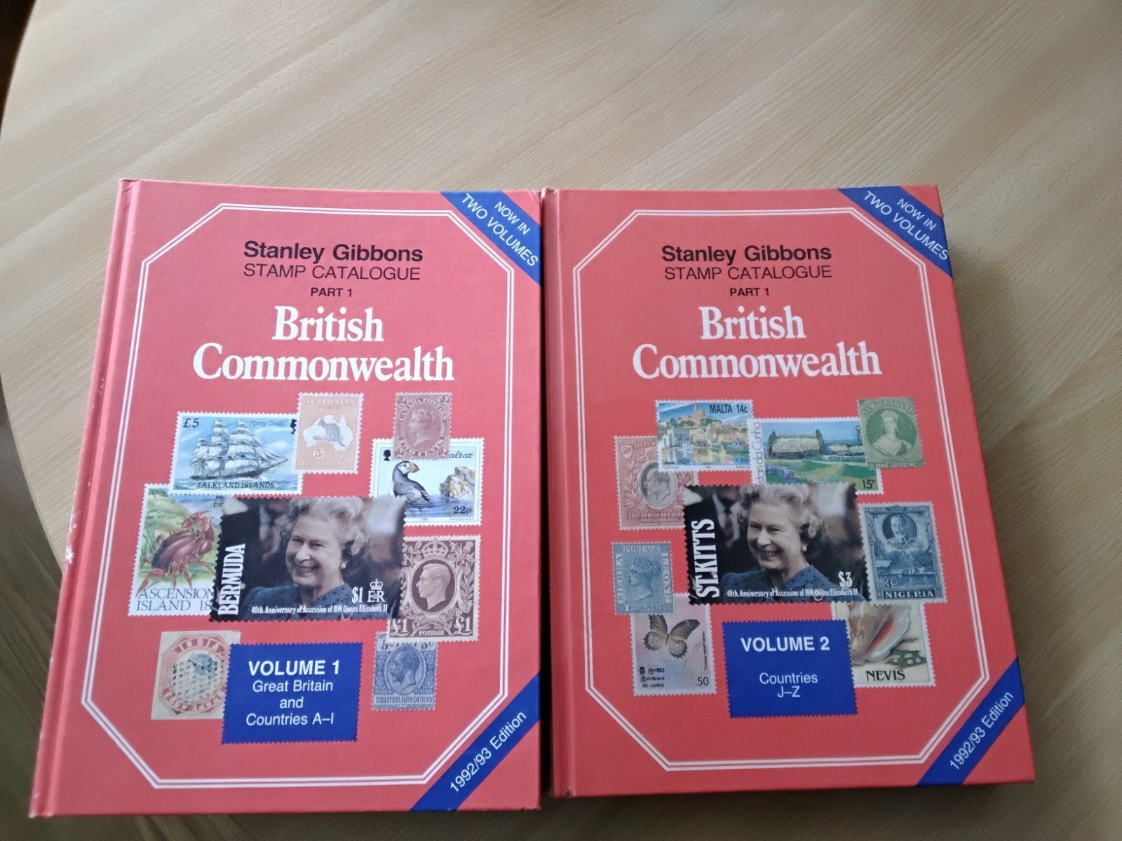 stanley gibbons stamp catalogue DEEL 1 EN DEEL 2, Ophalen of Verzenden, Catalogus