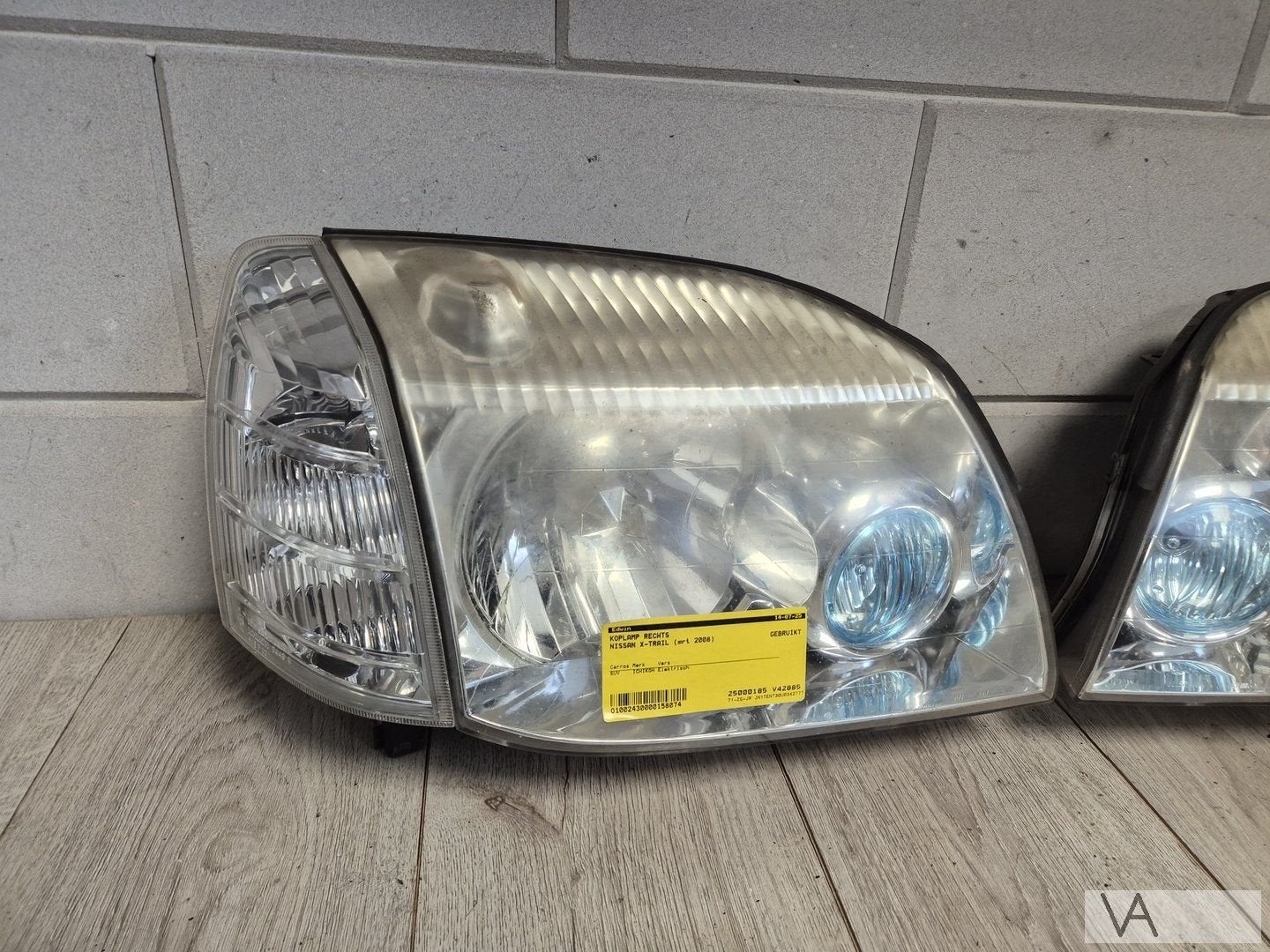 Nissan X-trail 02 - 08 koplamp rechts MET KNIPPER passagier