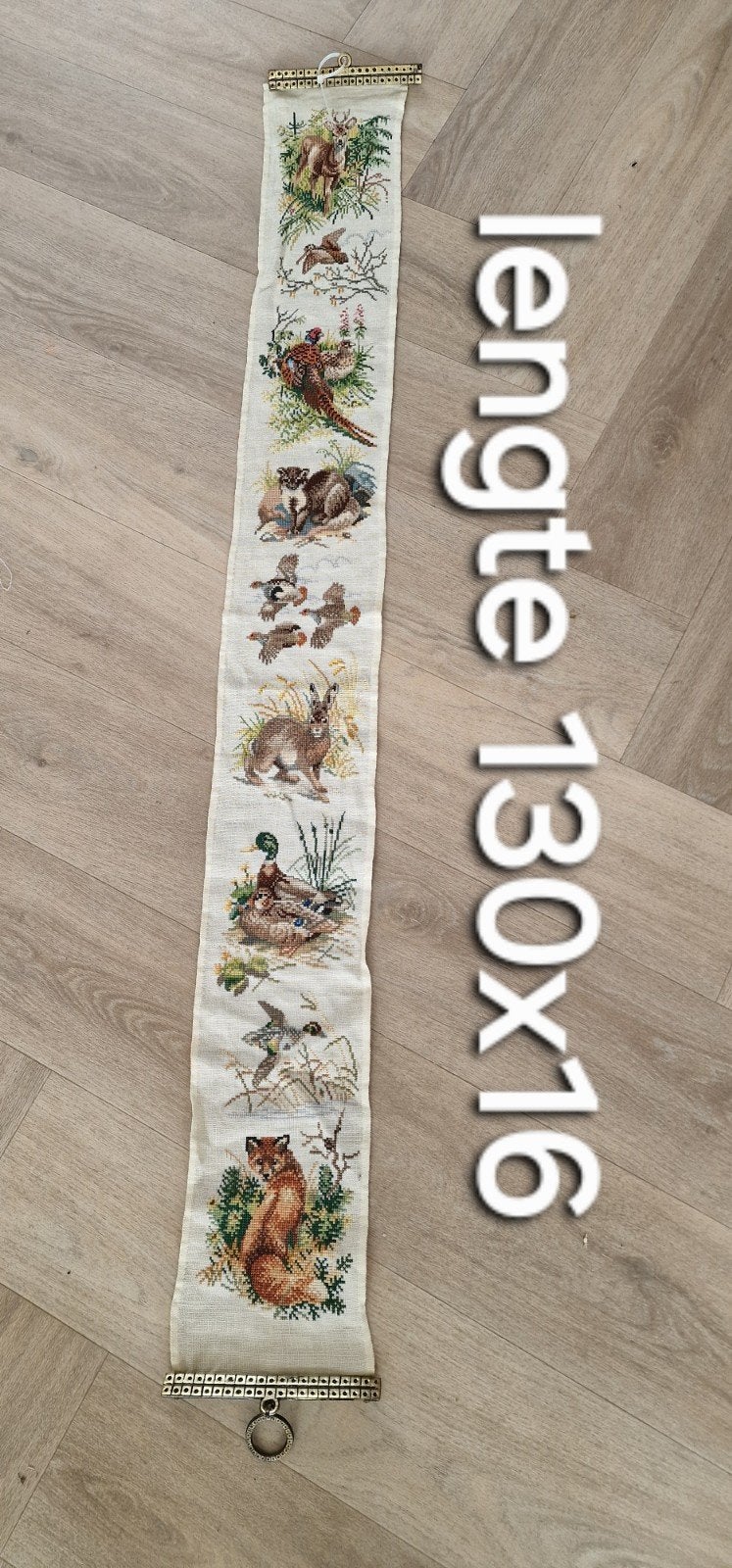 Prachtig handgeborduurd wandkleed met bosdieren, Ophalen of Verzenden