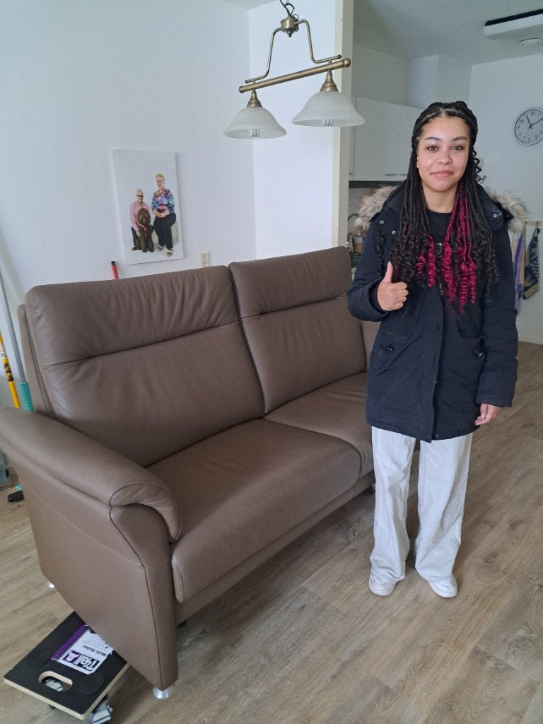 Lederen 2-zitsbank in nieuwstaat, Huis en Inrichting, 150 tot 200 cm, Tweepersoons, Ophalen of Verzenden, Zo goed als nieuw