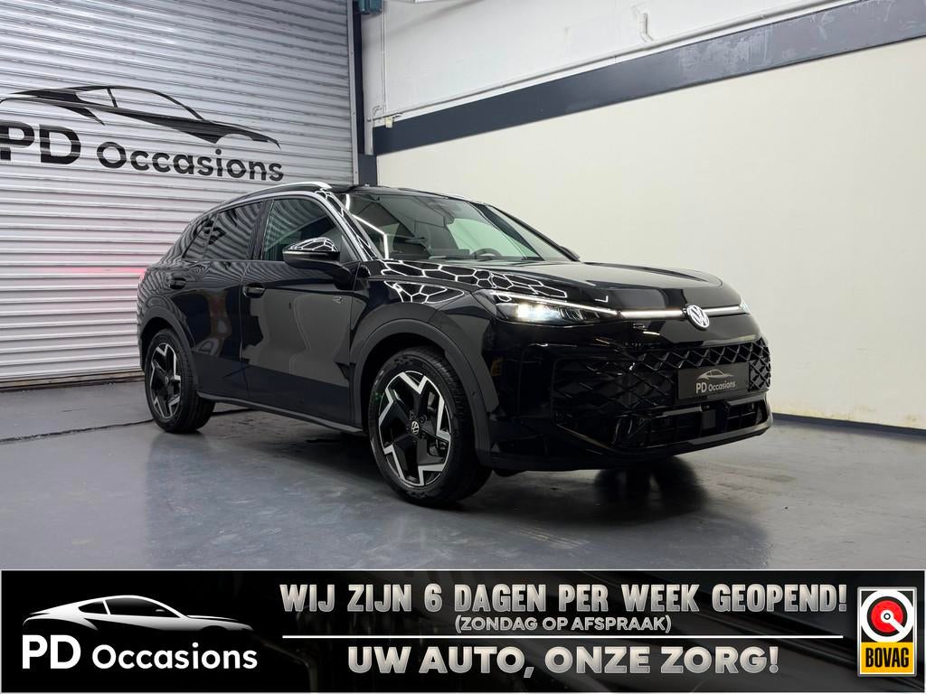 Volkswagen T-Roc 1.5 eTsi R-Line First Edition - IQ Lights -, 1374 kg, Zwart, 4 cilinders, 150 pk