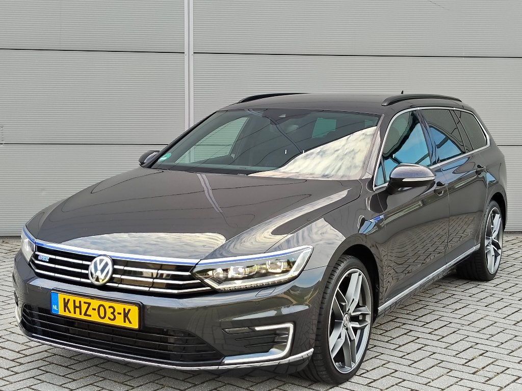 Volkswagen Passat Variant GTE,  Dynaudio,Carplay,19'' SOH90%, Plug-in hybride, 1600 kg, 750 kg, 5 stoelen