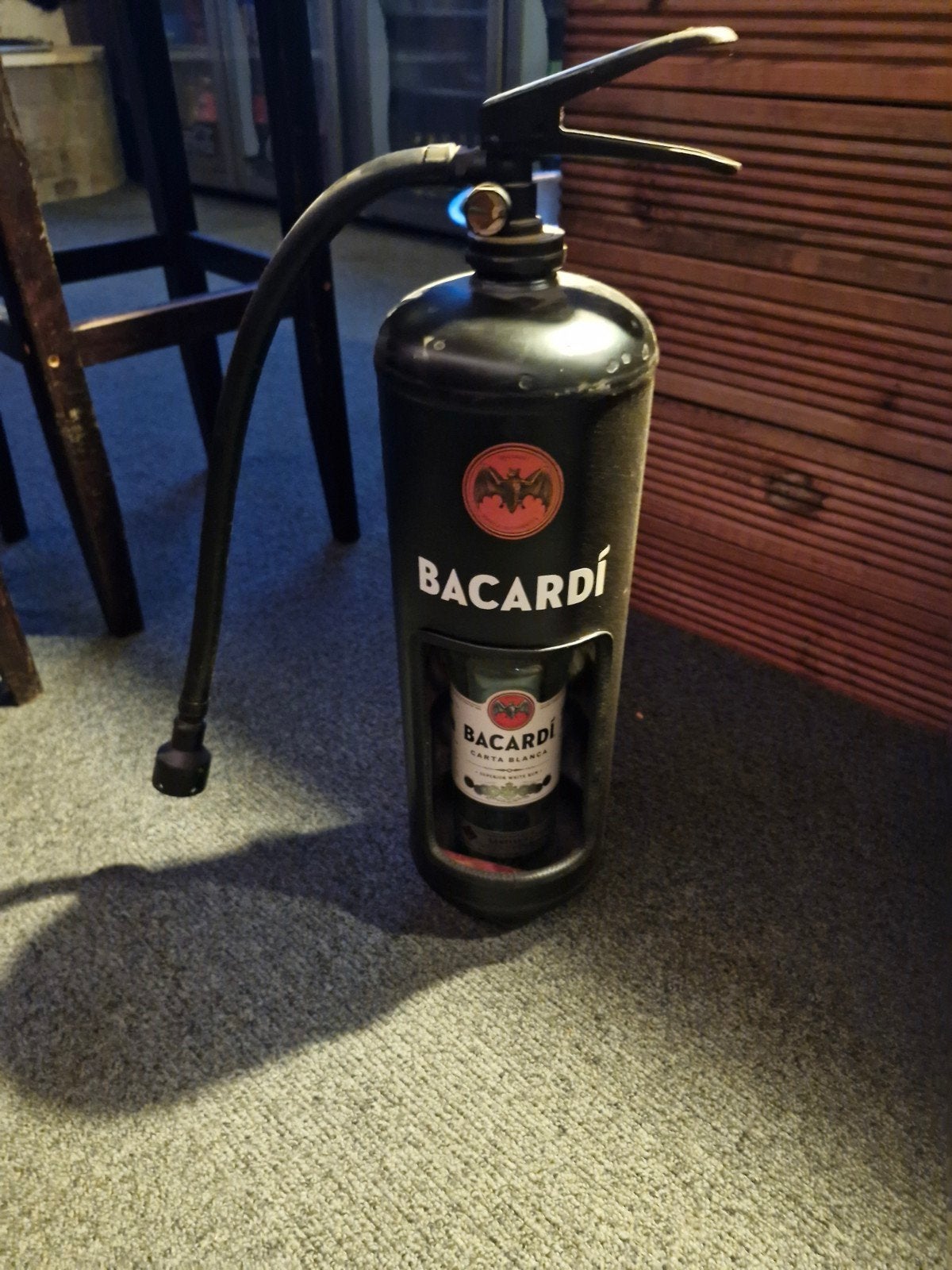 Bacardi Brandblusser Fleshouder - Uniek Decoratiestuk, Huis en Inrichting, Ophalen, Gebruikt