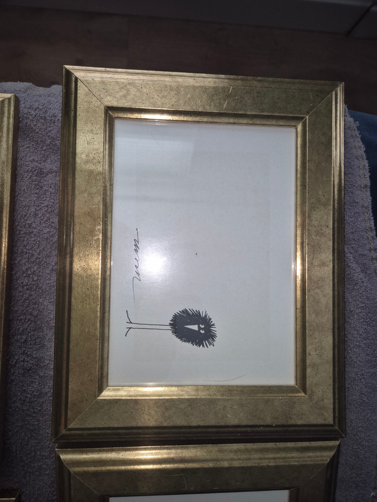 14 goudkleurige fotolijsten waarvan 10 met kunstprints, Ophalen of Verzenden