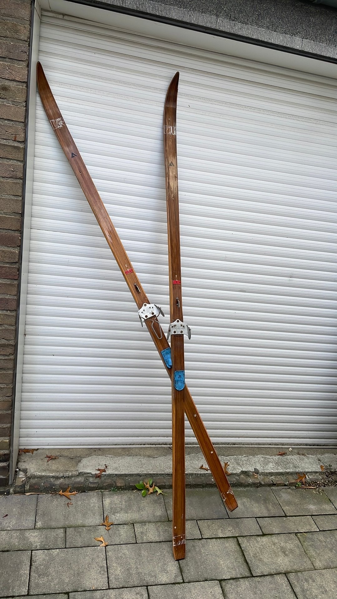 Set antieke langlaufski’s decoratief kerst skihut mancave, Ophalen