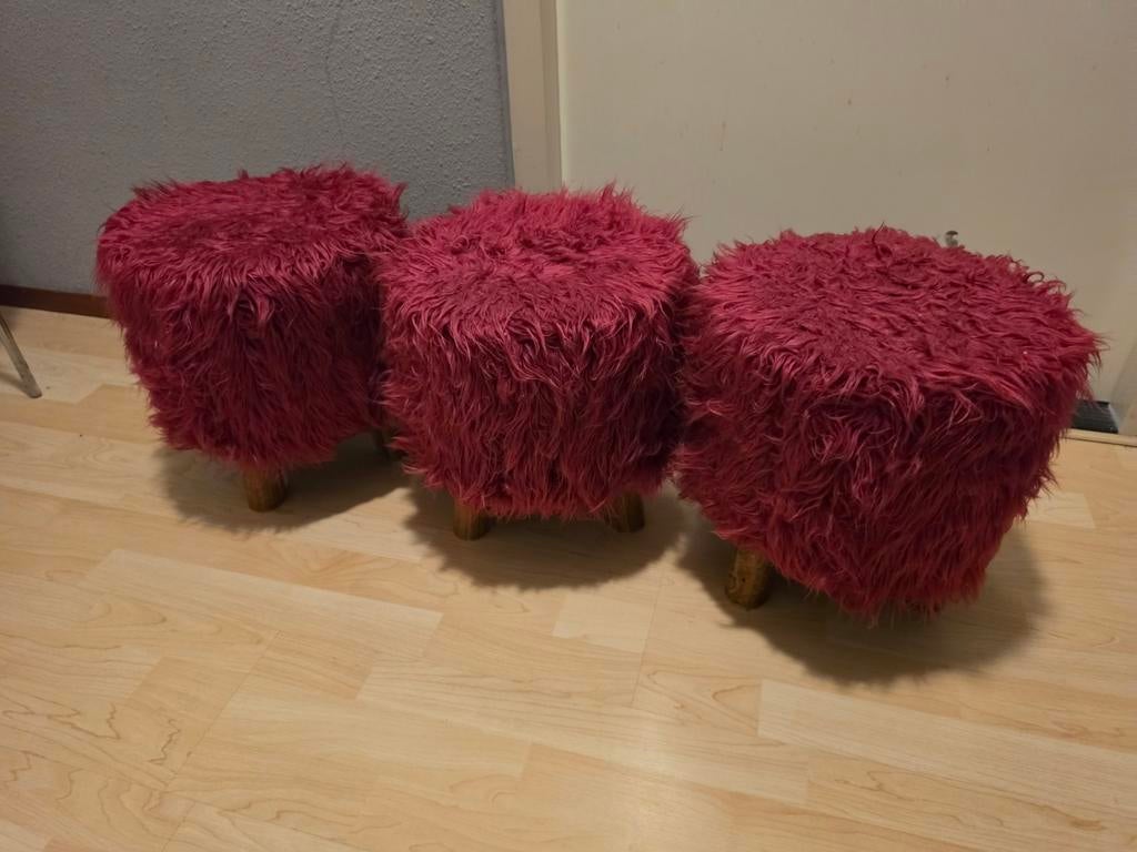 3 roze fluffy poefjes / krukjes – kinderkamer of speelhoek, Ophalen, Minder dan 50 cm, Gebruikt, Rond