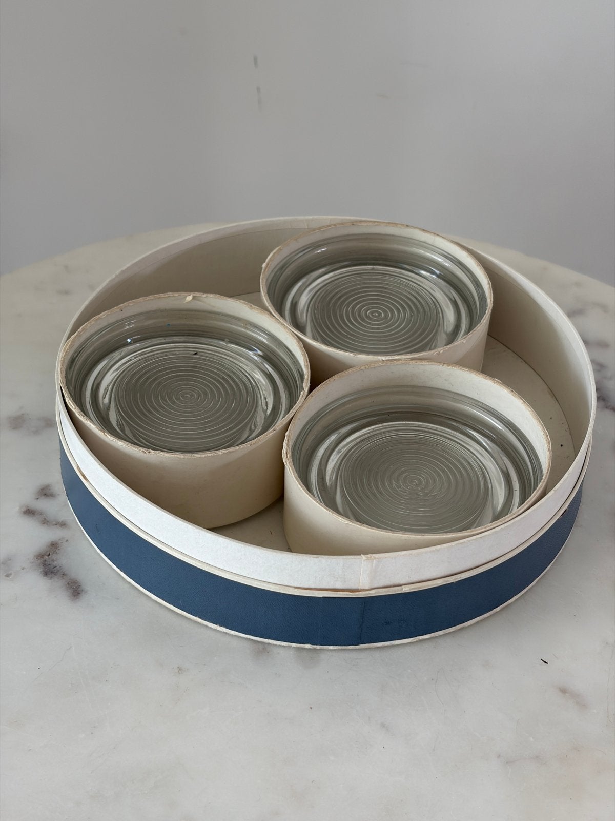11 vintage glazen onderzetters in originele doos, Huis en Inrichting, Ophalen of Verzenden, Zo goed als nieuw