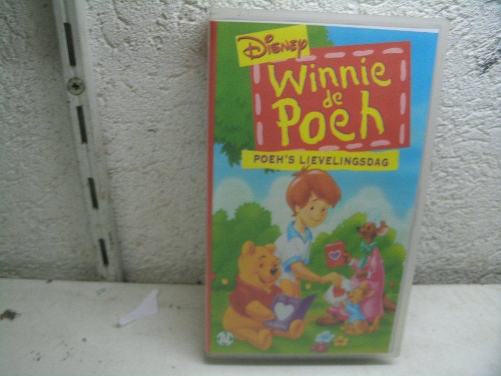 vhs 225a winnie de poeh poeh's lievelingsdag, Alle leeftijden, Ophalen of Verzenden, Gebruikt