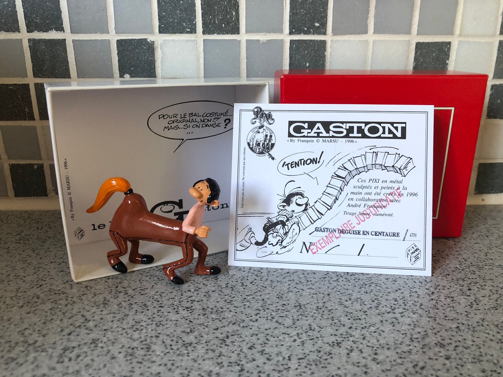 Gaston Pixi Mademoiselle Jeanne vermomd als centaur, Ophalen of Verzenden, Asterix en Obelix, Zo goed als nieuw, Beeldje of Figuurtje