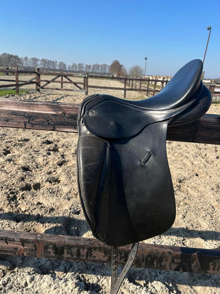 Kieffer dressuur zadel 17,5 inch, Ophalen, Gebruikt, Dressuur
