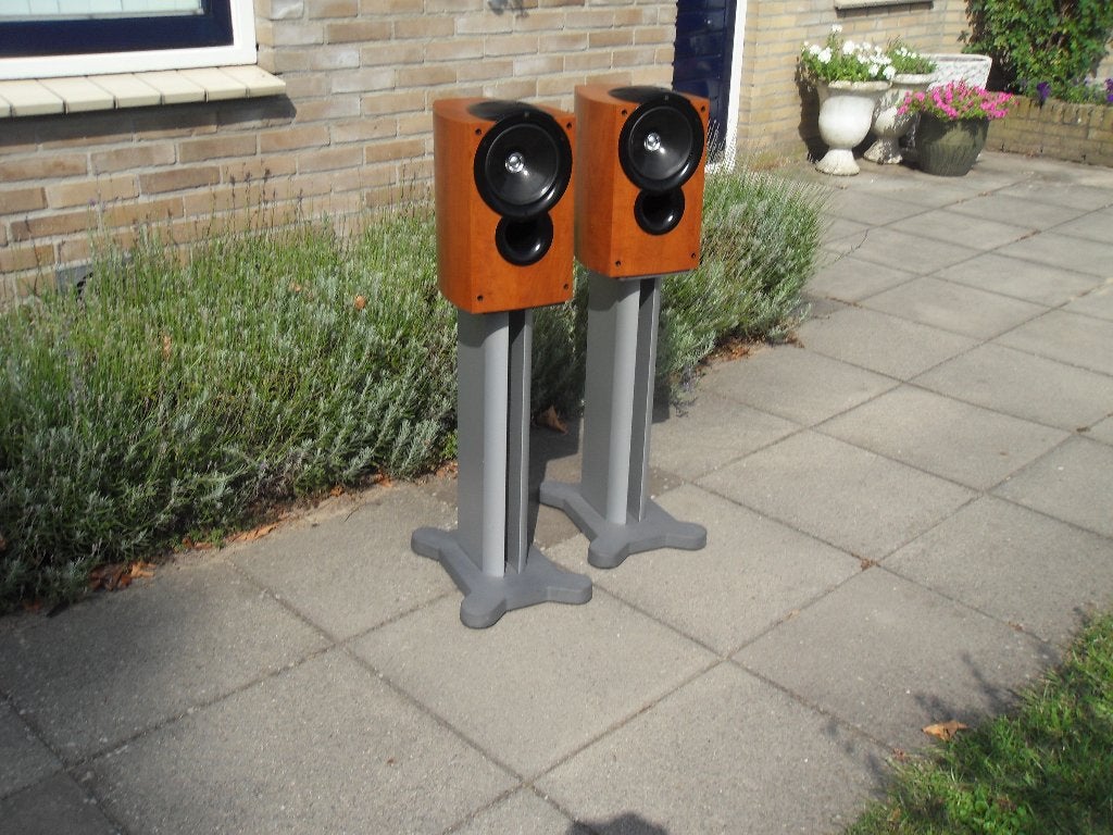 Supermooie KEF Q 1 DC afgewerkt in noten fineer,nieuwstaat !