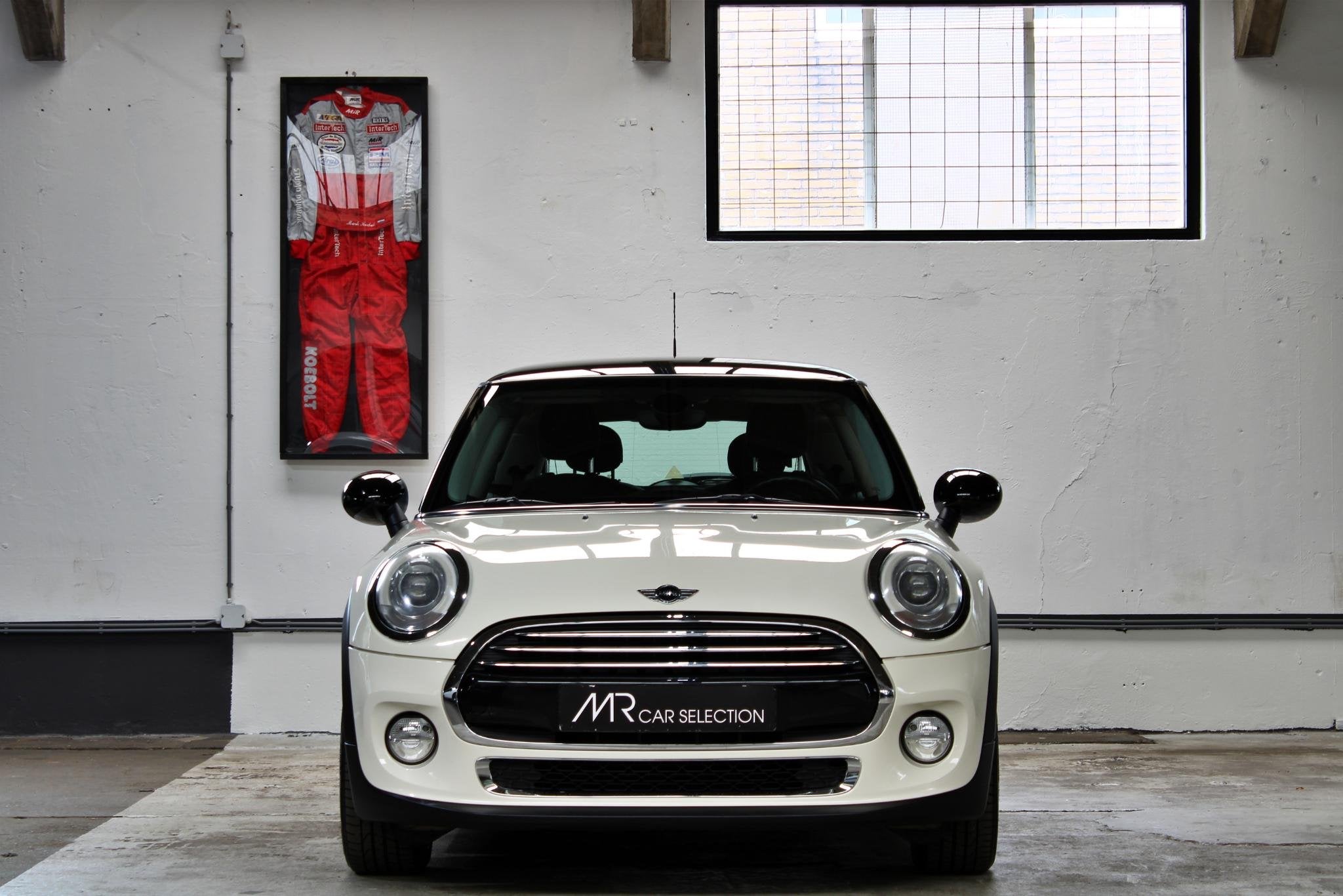 MINI 3-Deurs 1.5 Cooper Business | LED | Keyless entry | NL, Auto's, Dealer onderhouden, Gebruikt, Met garantie (alle), 4 stoelen