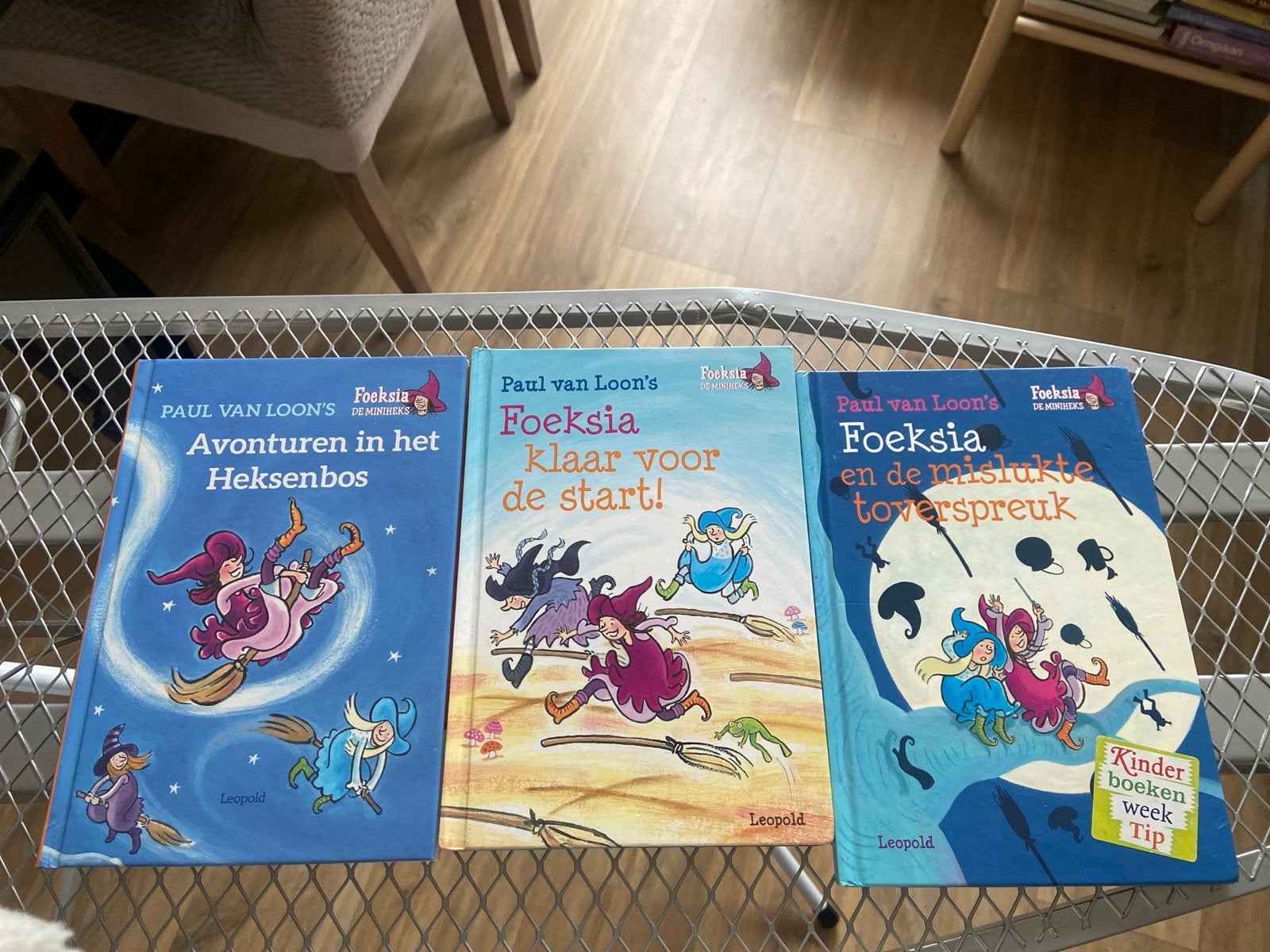 Paul van Loon's Foeksia de Miniheks - 3 boeken, Ophalen of Verzenden, Gelezen, Fictie algemeen