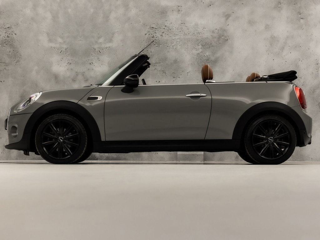 MINI Cabrio 1.5 Cooper Chili Sport (GROOT NAVI DEALER ONDERH, Auto's, Mini, Voorwielaandrijving, 12 maanden, Gebruikt, Euro 6
