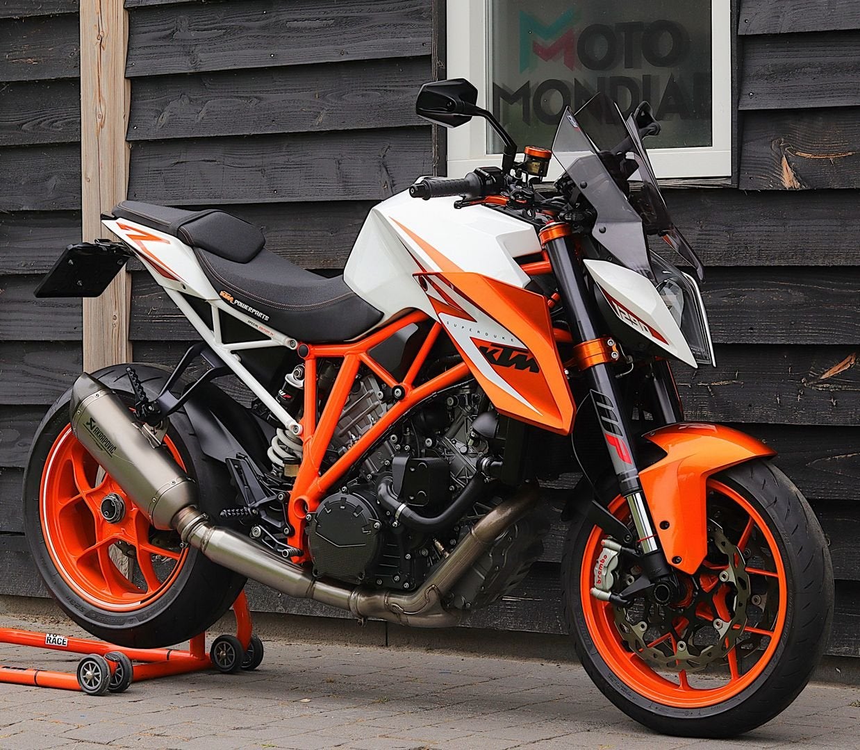 KTM 1290 SUPER DUKE R Special Edition (bj 2016)  Akrapovic, 2 cilinders, KTM, Motorrijbewijs A, Bedrijf